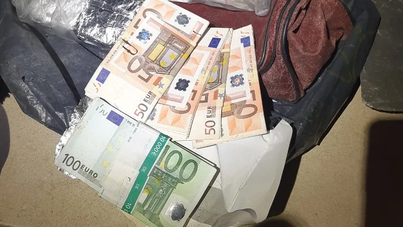 Familie vindt enorm geldbedrag in huis van overleden man