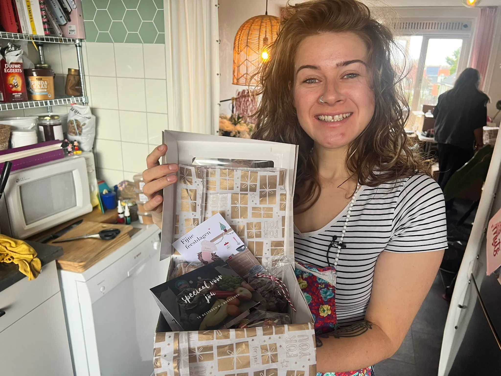 Hobbybakster Jolentha bakt brownies voor ruim honderd gezinnen in decemberstress