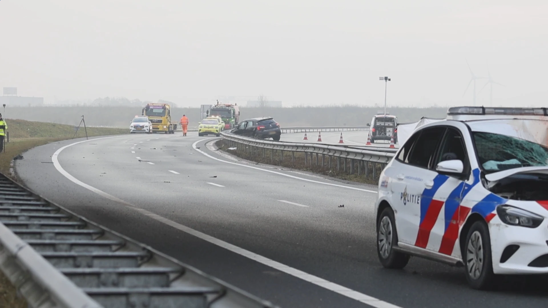 Ooggetuige ziet fatale aanrijding N31 gebeuren: 'Slachtoffer sprong voor politiewagen'