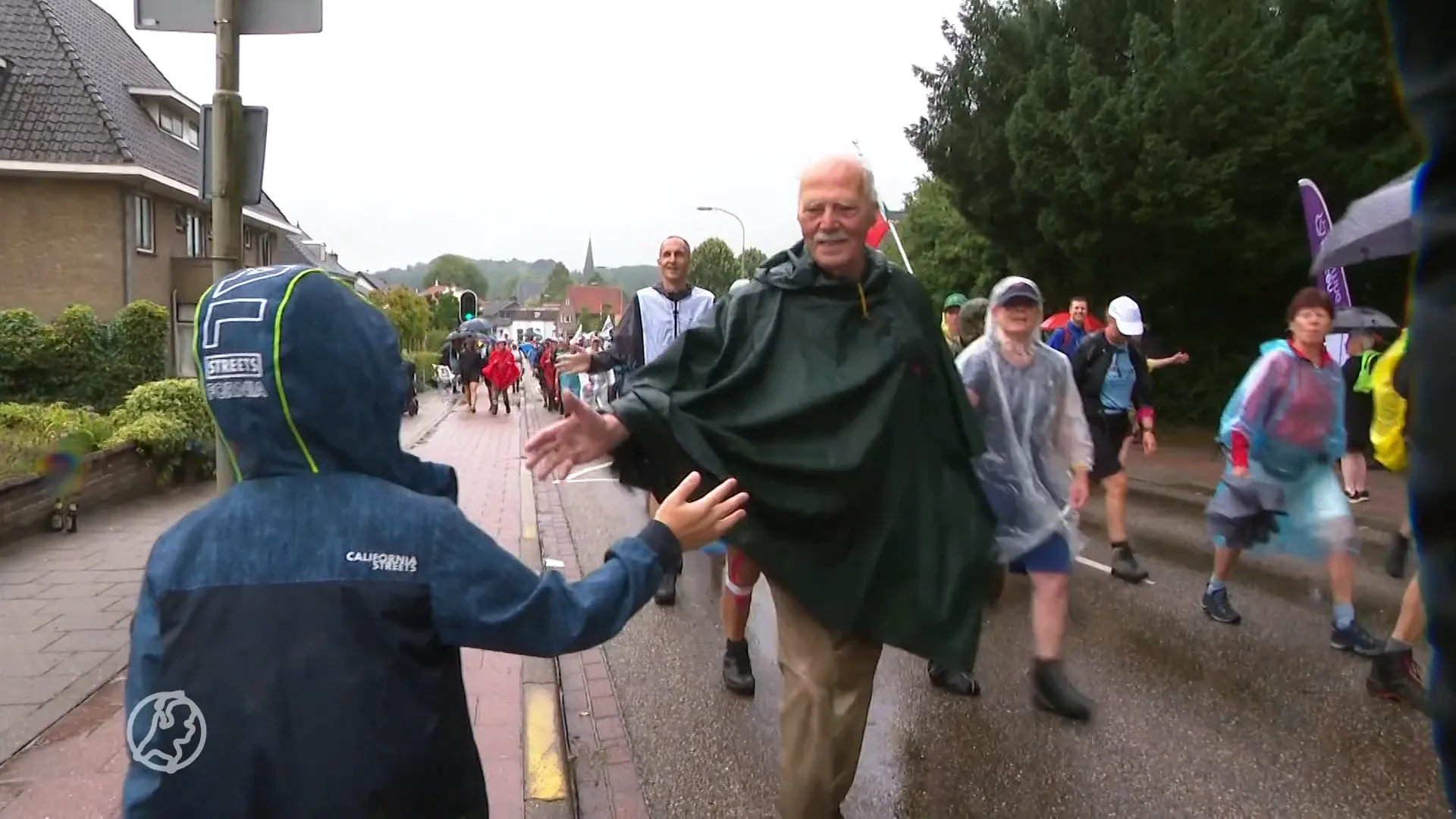 Hub (90) is de oudste op de 4Daagse, Fleur (11) de jongste