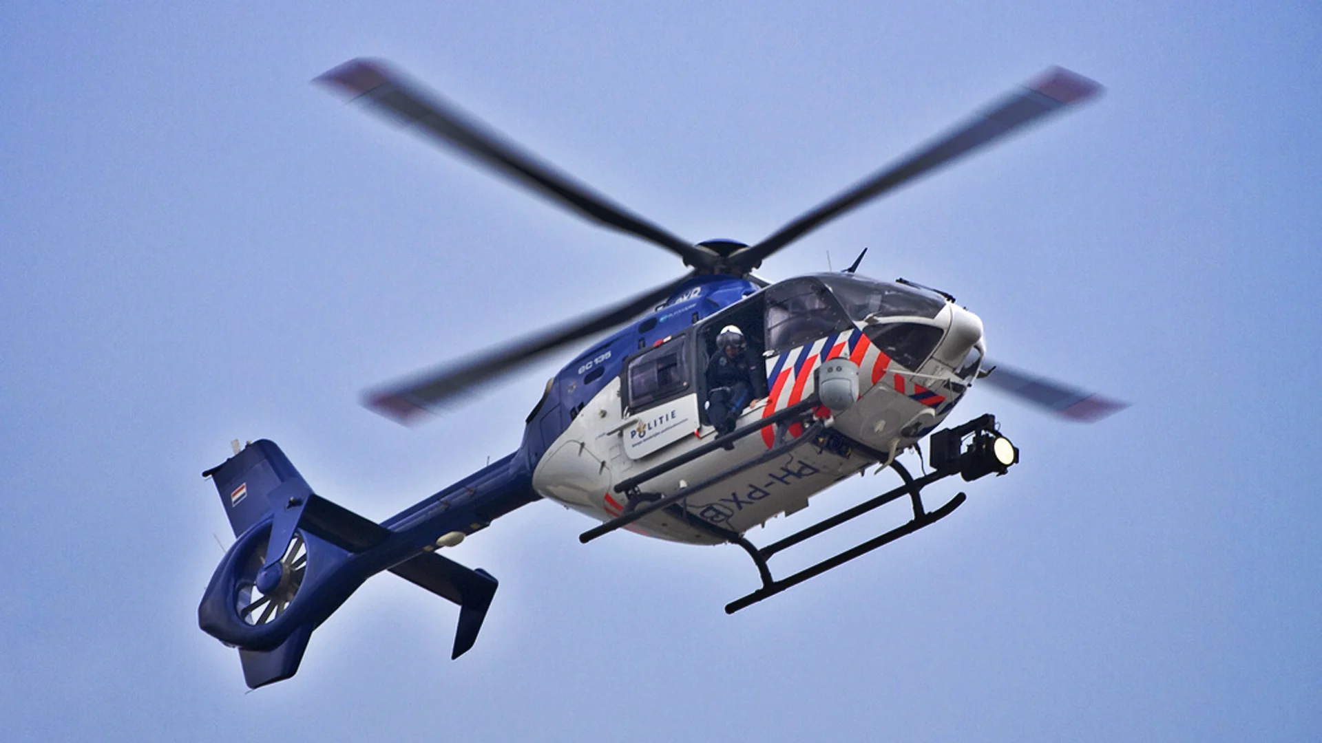 Grote zoekactie op touw gezet na vondst van omgeslagen boot op IJsselmeer