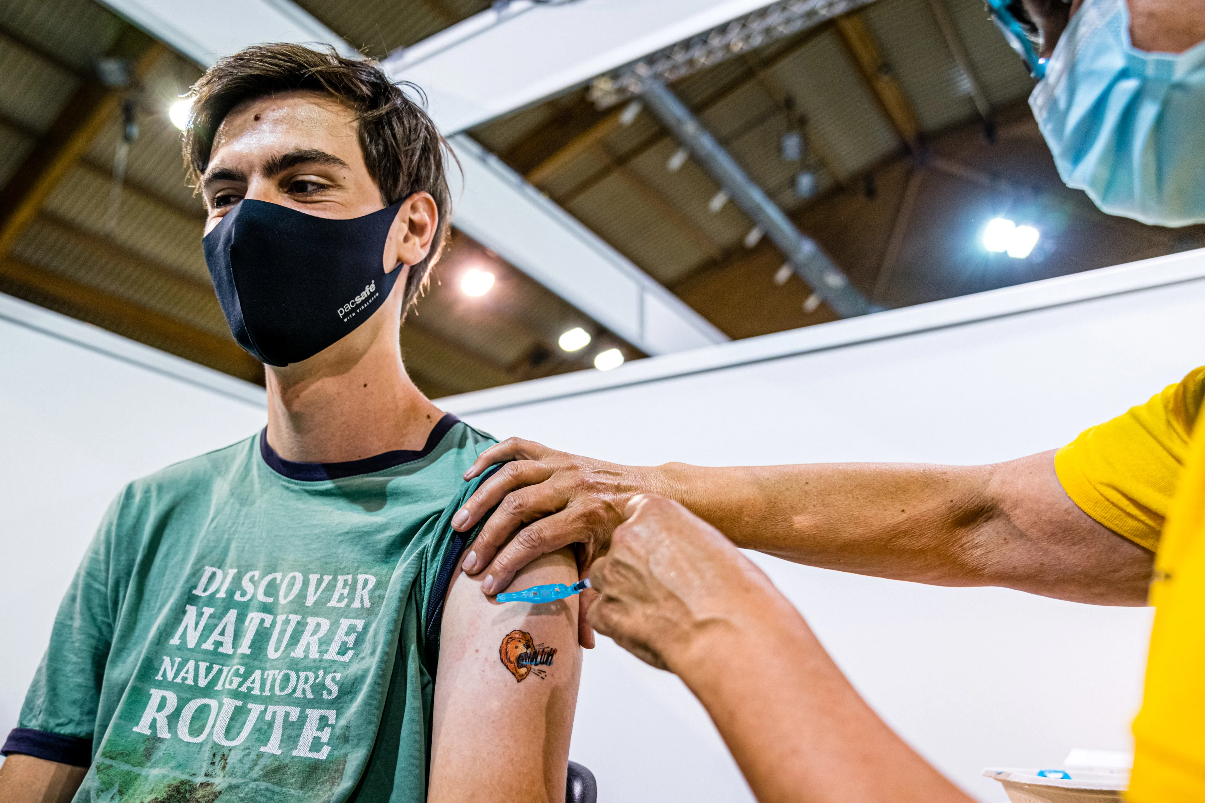 Mensen kunnen vanaf 19 september eerste aangepaste herhaalprikken tegen corona halen