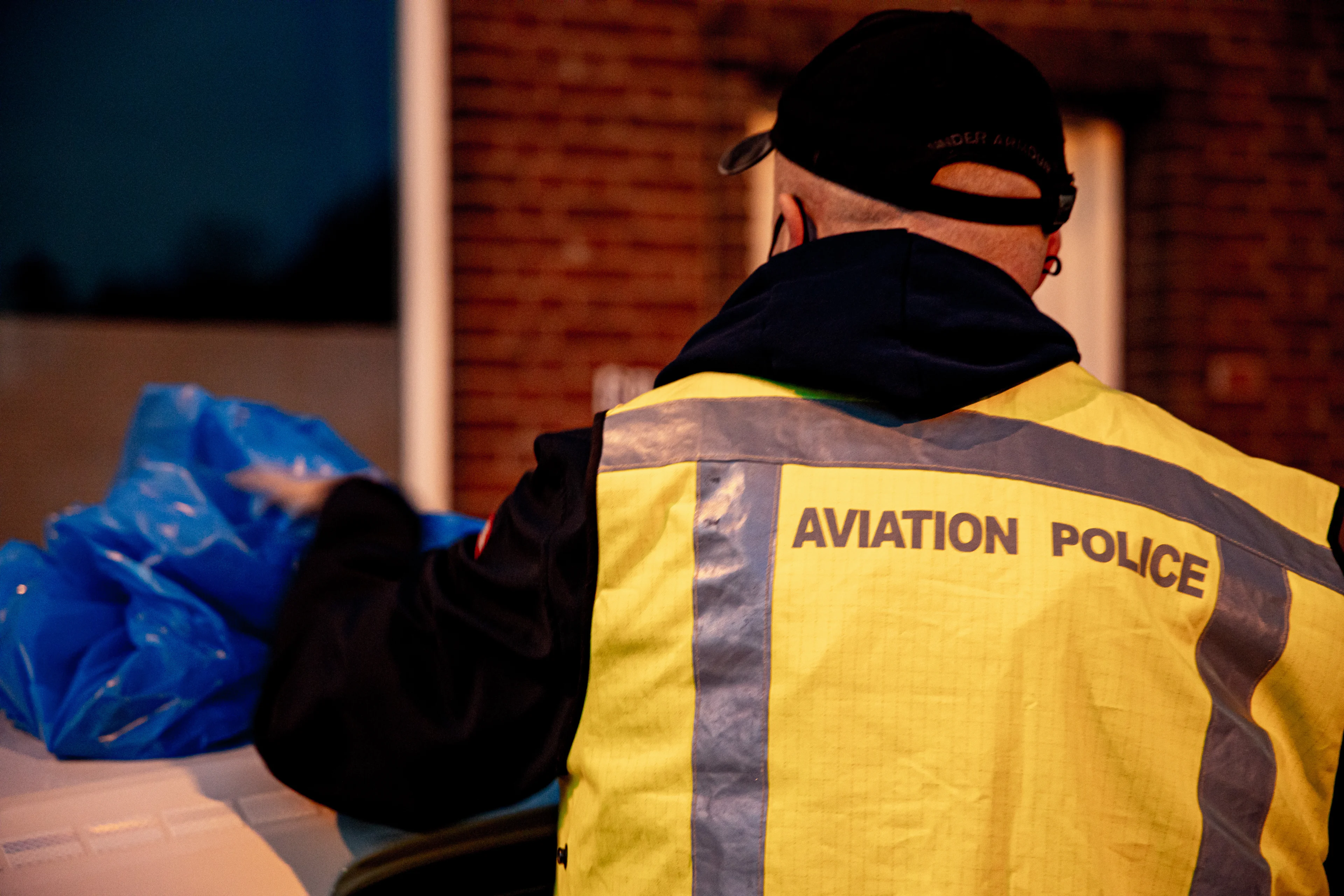 Onderzoeksraad inspecteert vrachtvliegtuig dat boven Limburg onderdelen verloor