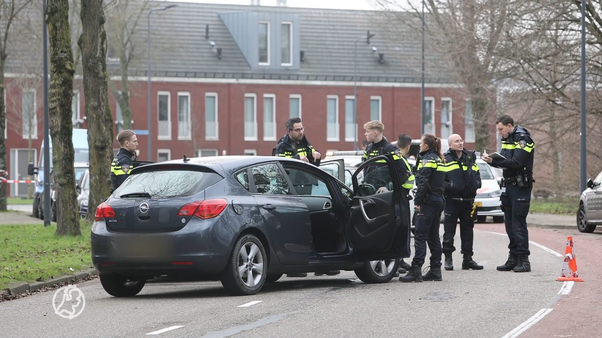 Verkeersruzie in Den Bosch loopt hoog op: betrokkenen rijden in op agenten