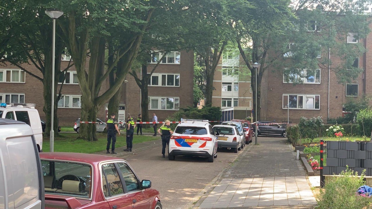 Man dreigt woning op te blazen in Geleen, politie zoekt naar explosieven