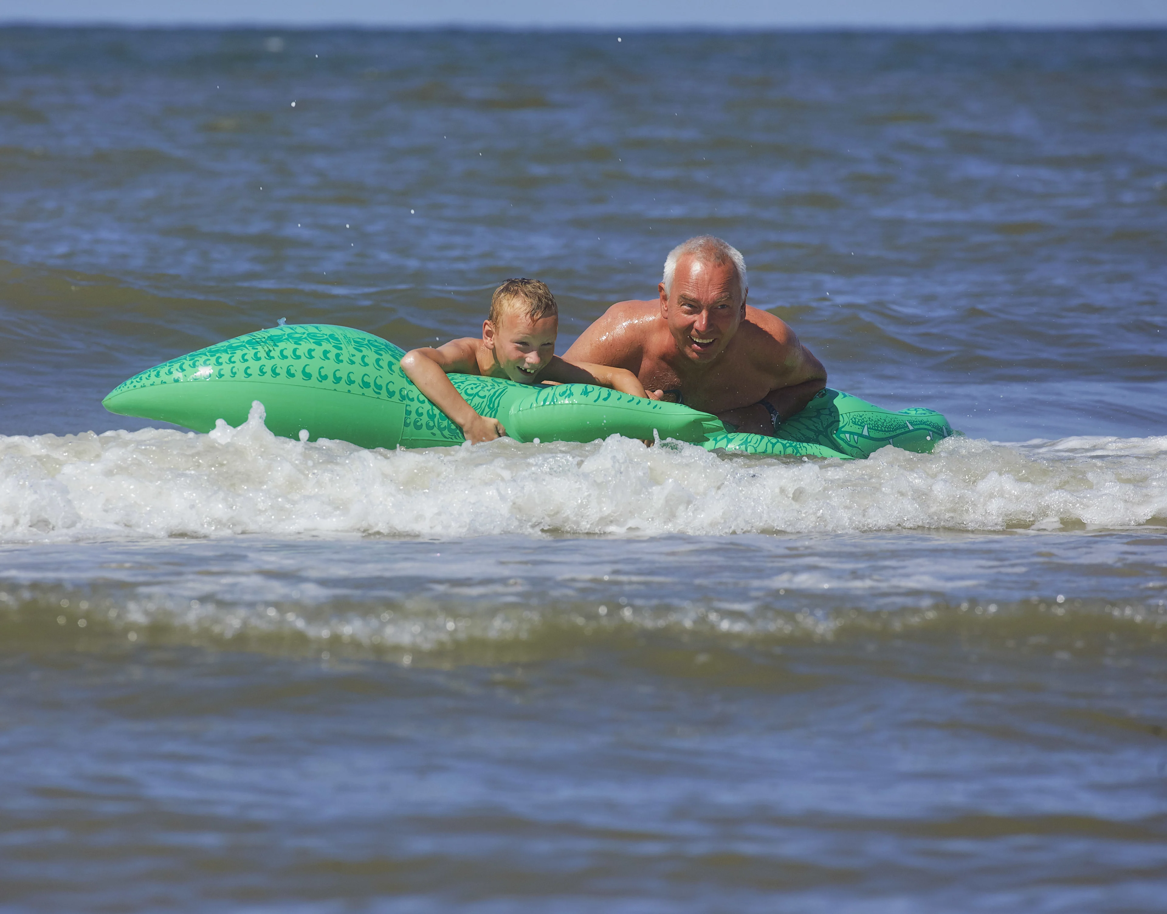 Dagje strand? Waarschuwing voor zeer sterke stroming in zee