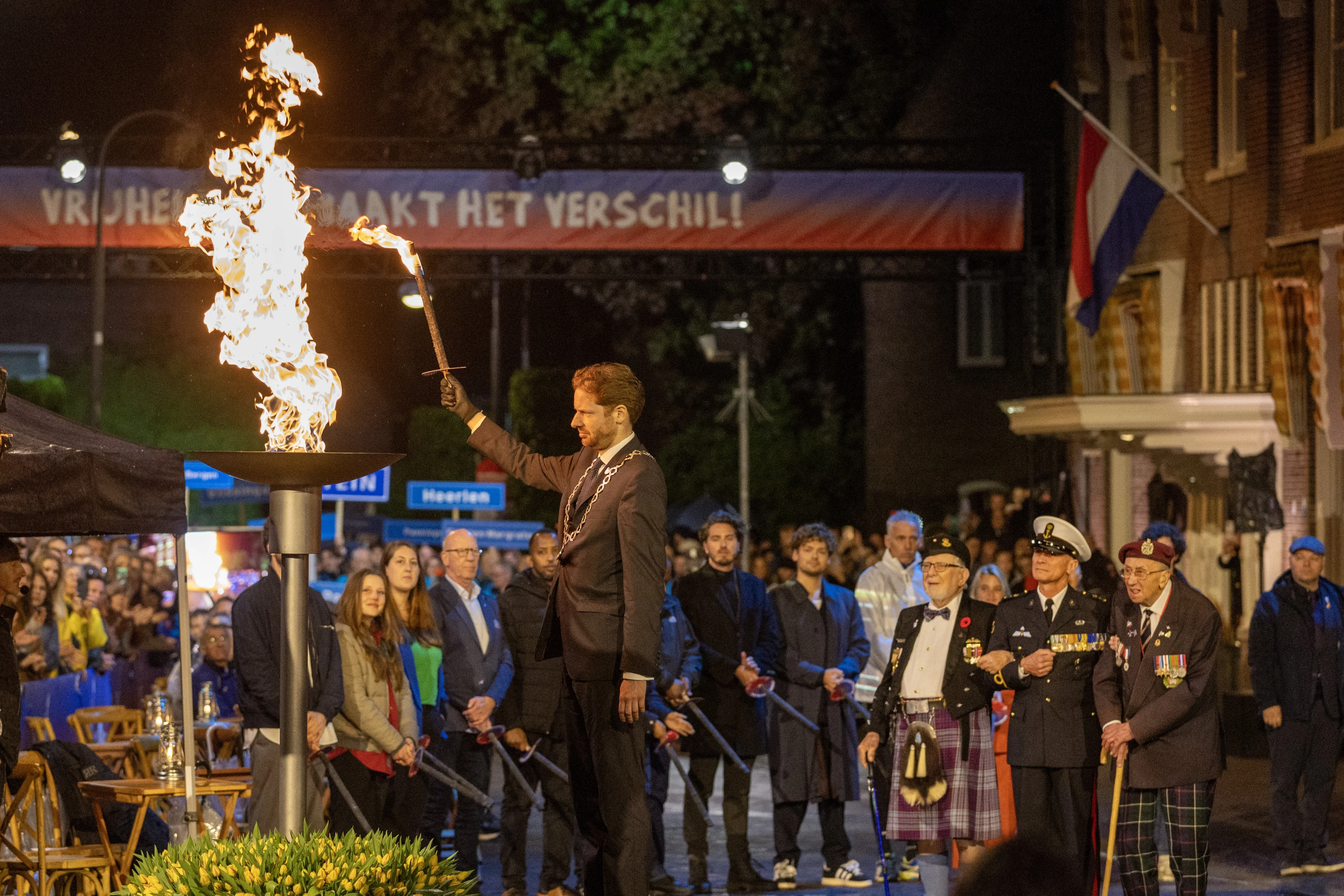 Bevrijdingsvuur in Wageningen ontstoken door twee WO II-veteranen