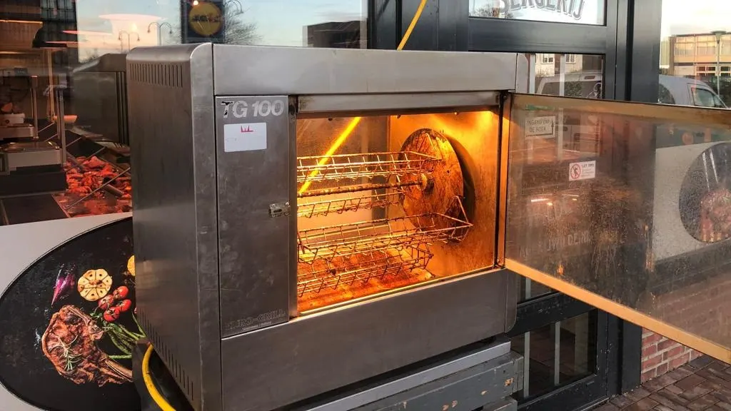 Wie stal de bloedhete 2,5 kilo zware rollade uit de grill van slager Ad?