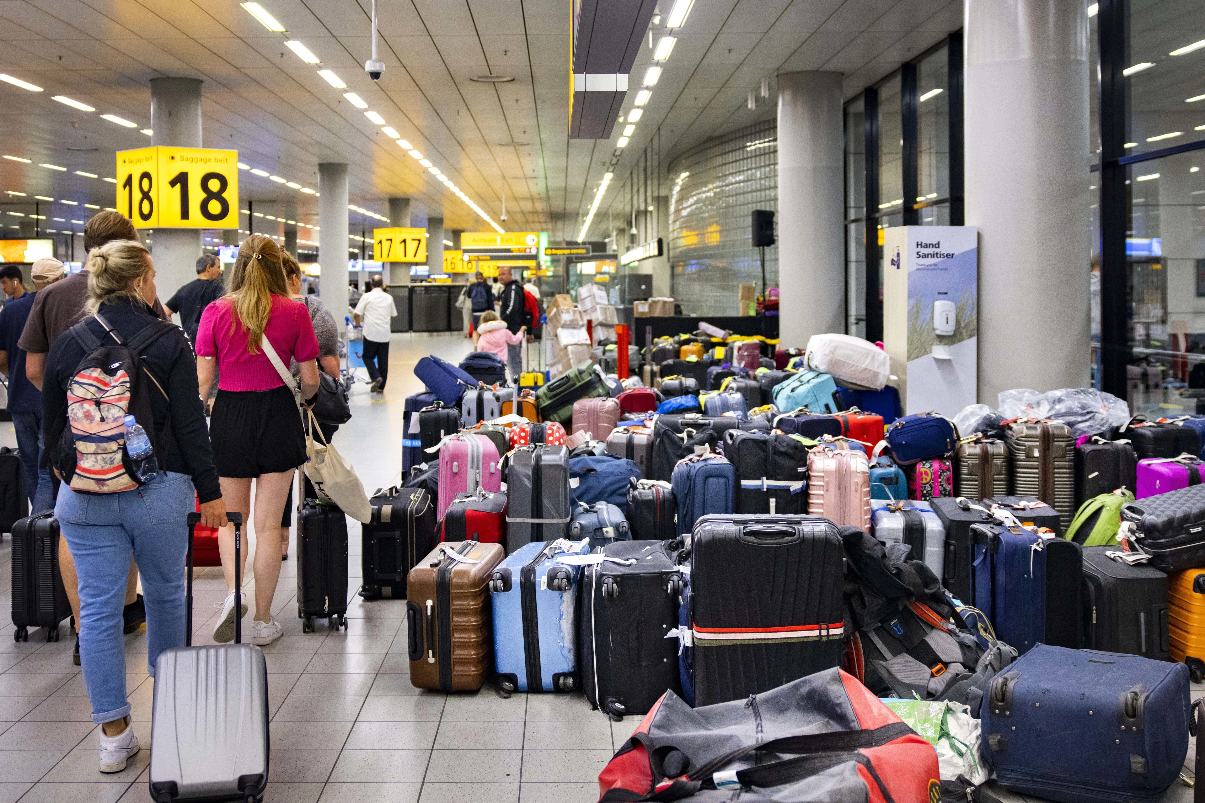 Schiphol krijgt ook hulp van kantoorpersoneel andere bedrijven