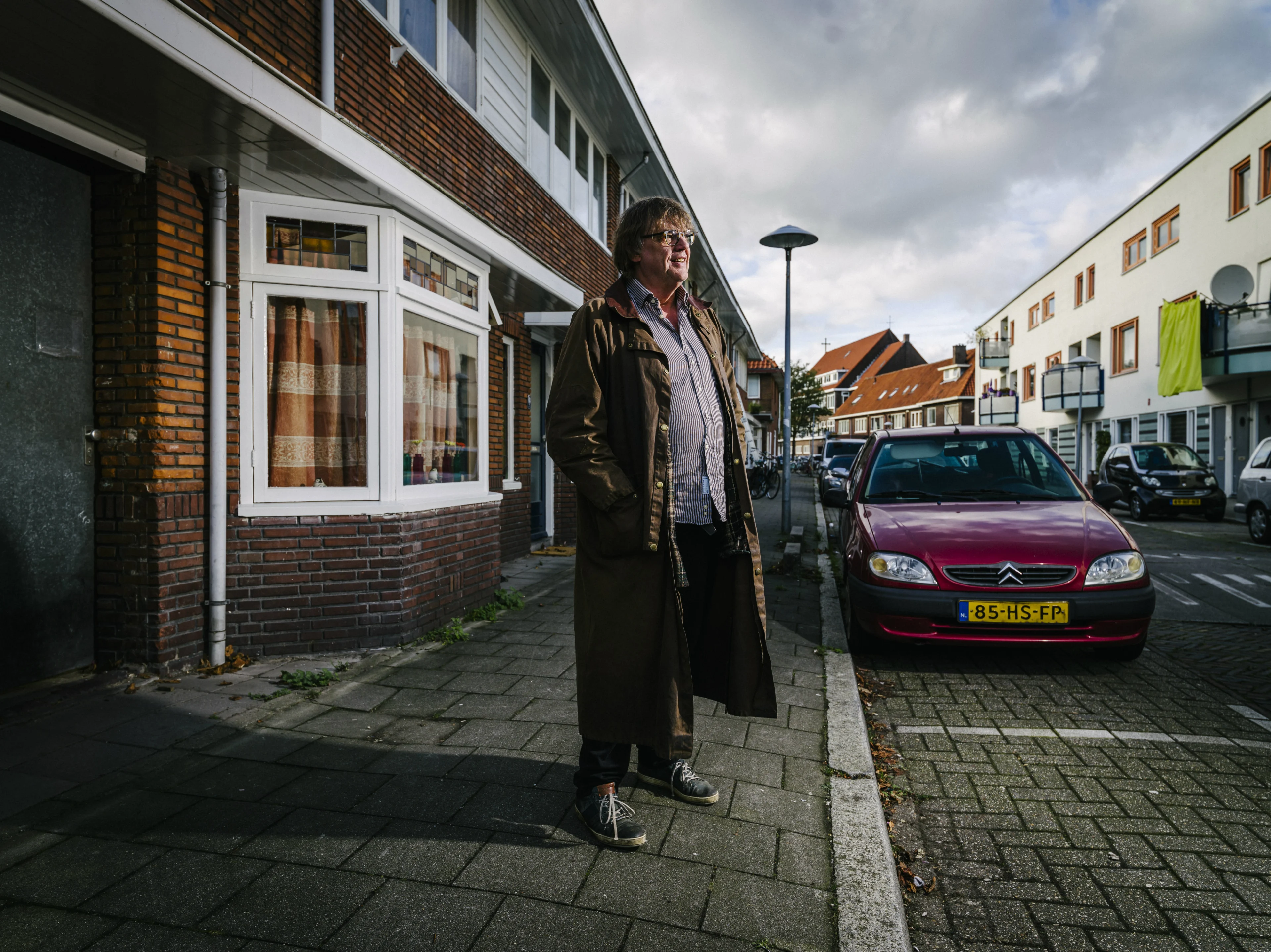 Henk Westbroek met dood bedreigd om sintlied zonder Zwarte Piet