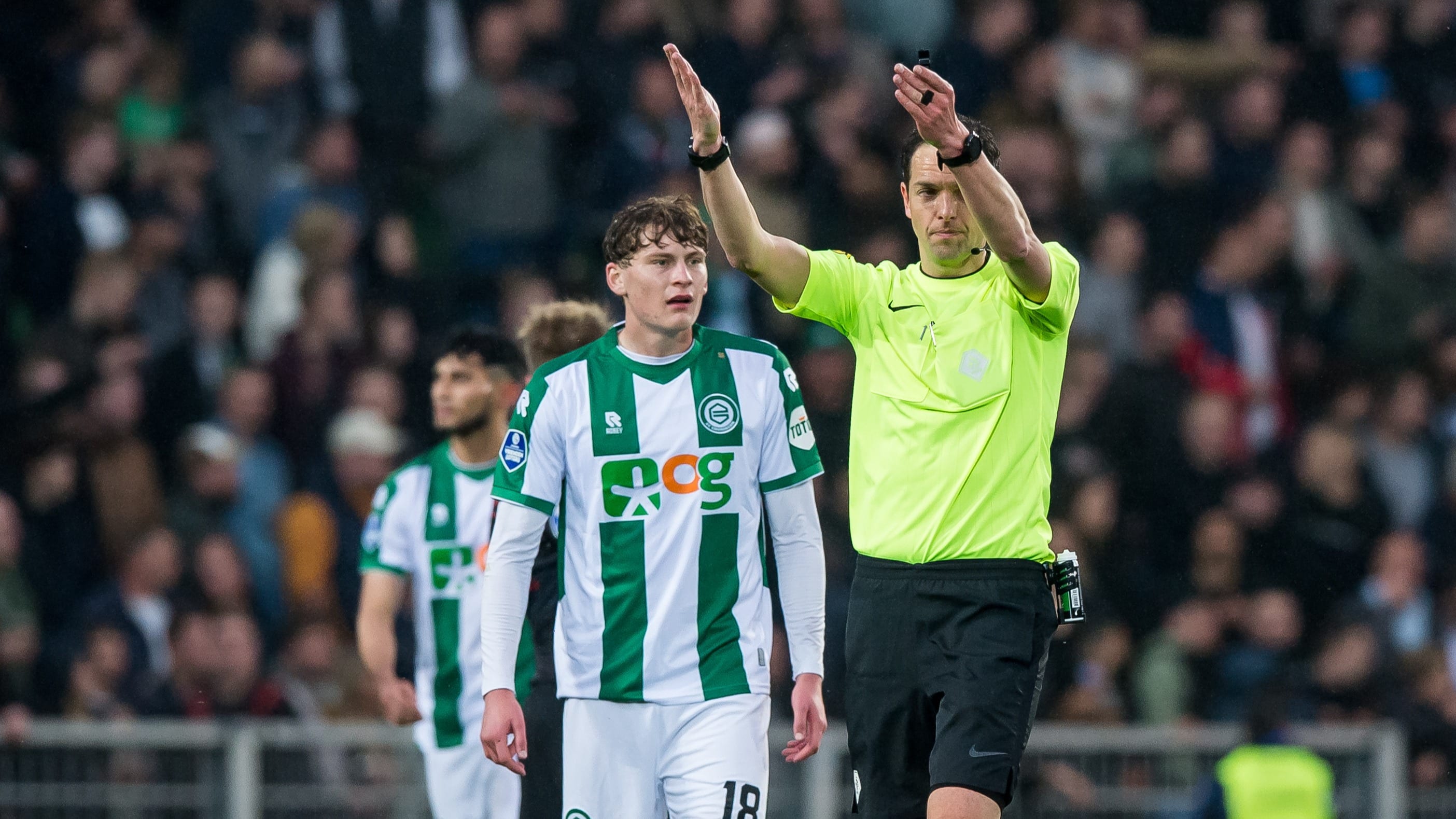 Jarenlang stadionverbod voor minderjarige FC Groningen-fan die speler sloeg
