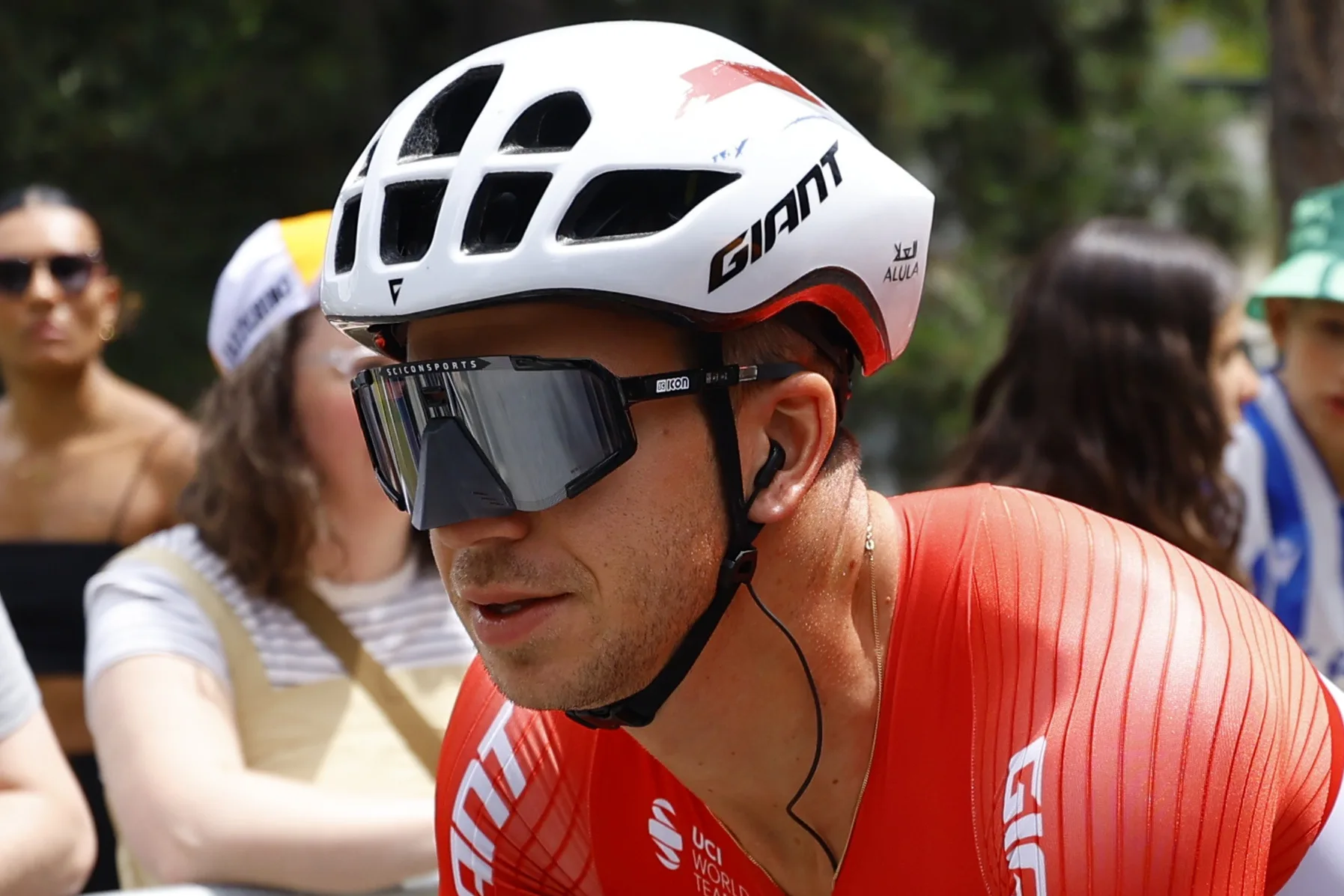 Dylan Groenewegen sprint naar zege in vlakke Tourrit