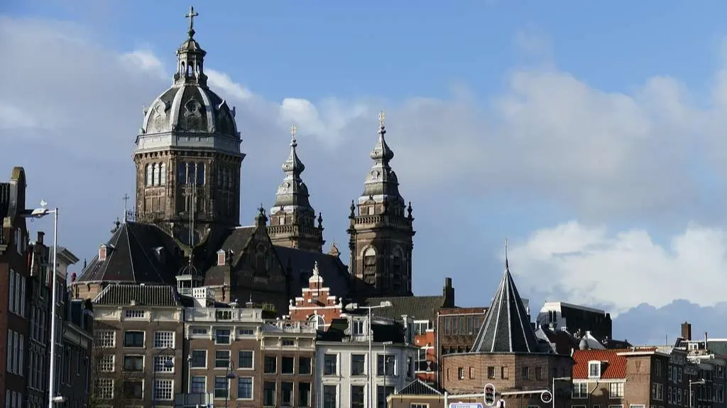Amsterdam nu officieel bisschopsstad: Nicolaasbasiliek wordt kathedraal
