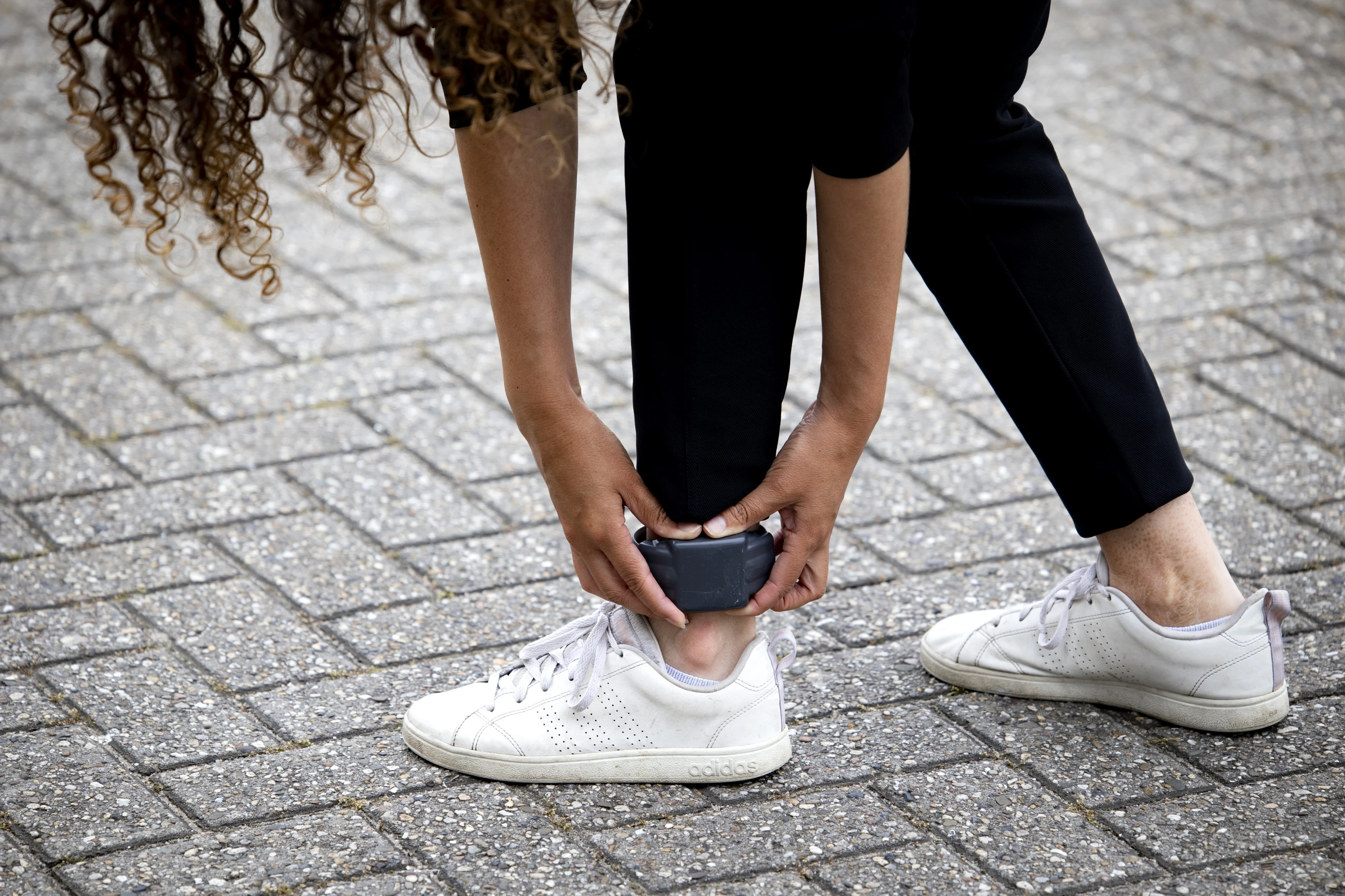 NSC wil enkelband voor uitgeprocedeerde asielzoekers