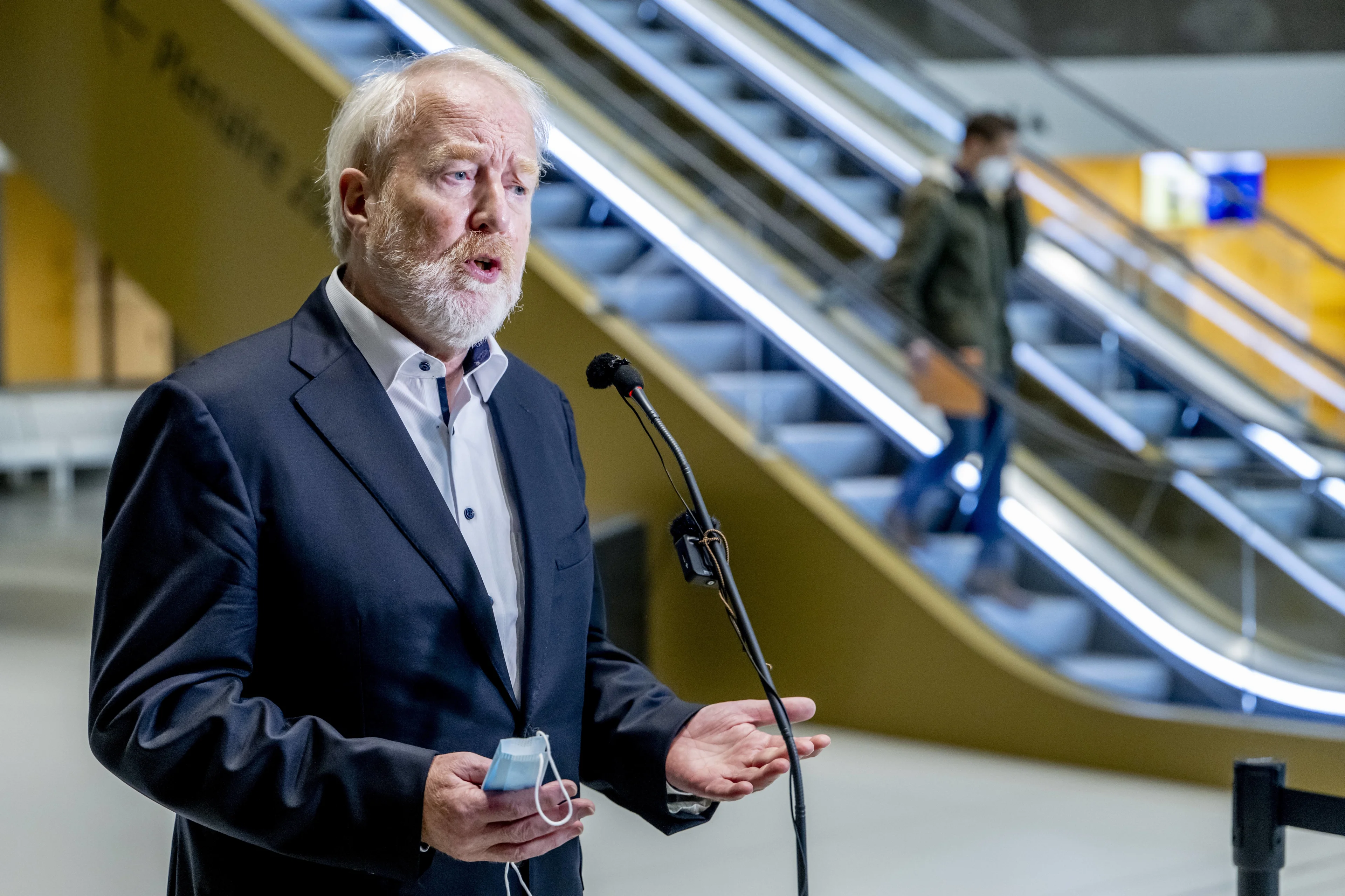 OMT-voorzitter Van Dissel nog niet bezorgd over nieuwe coronagolf