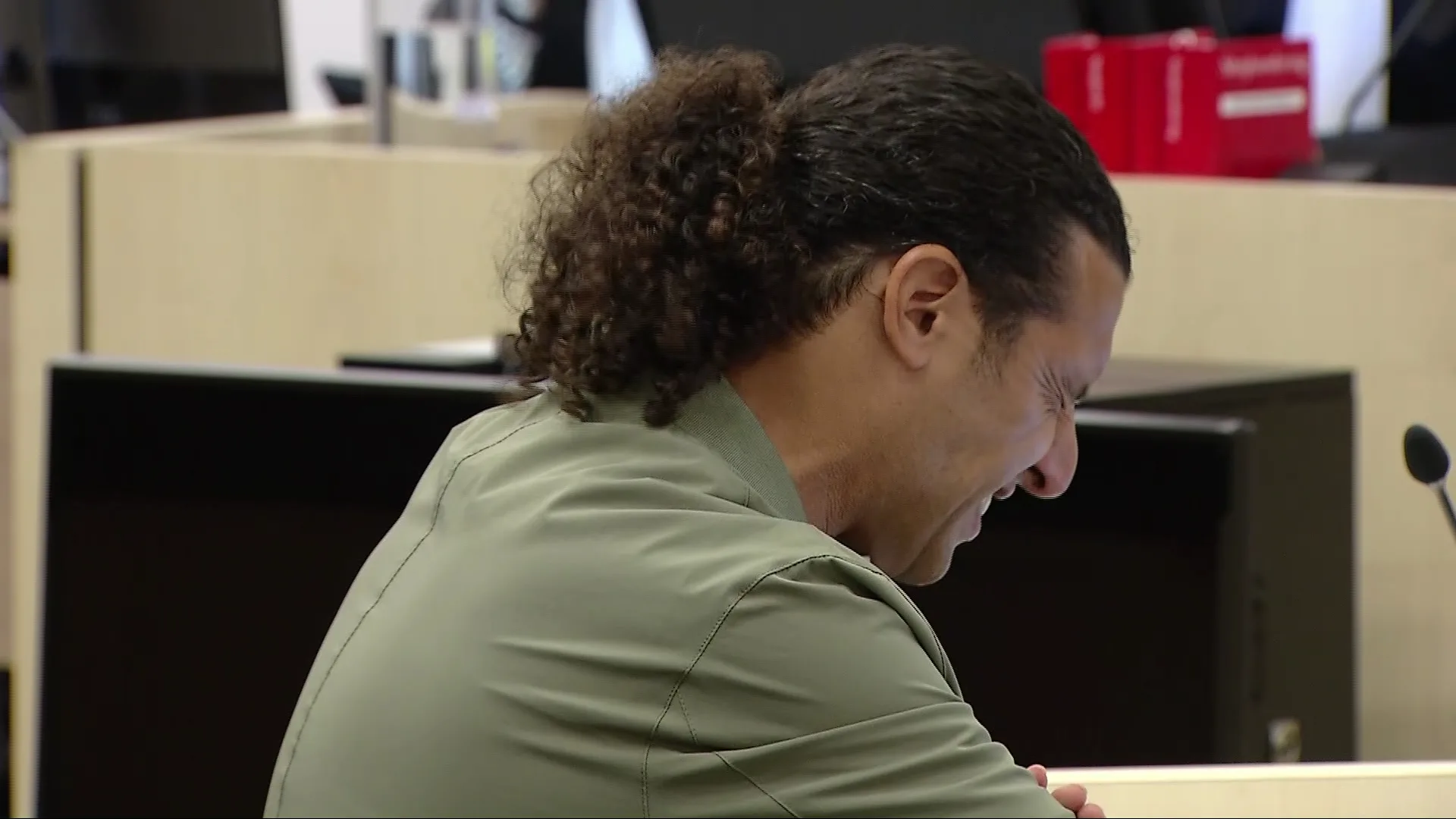 Ali B emotioneel in rechtszaal: 'De dood leek warmer dan het leven'