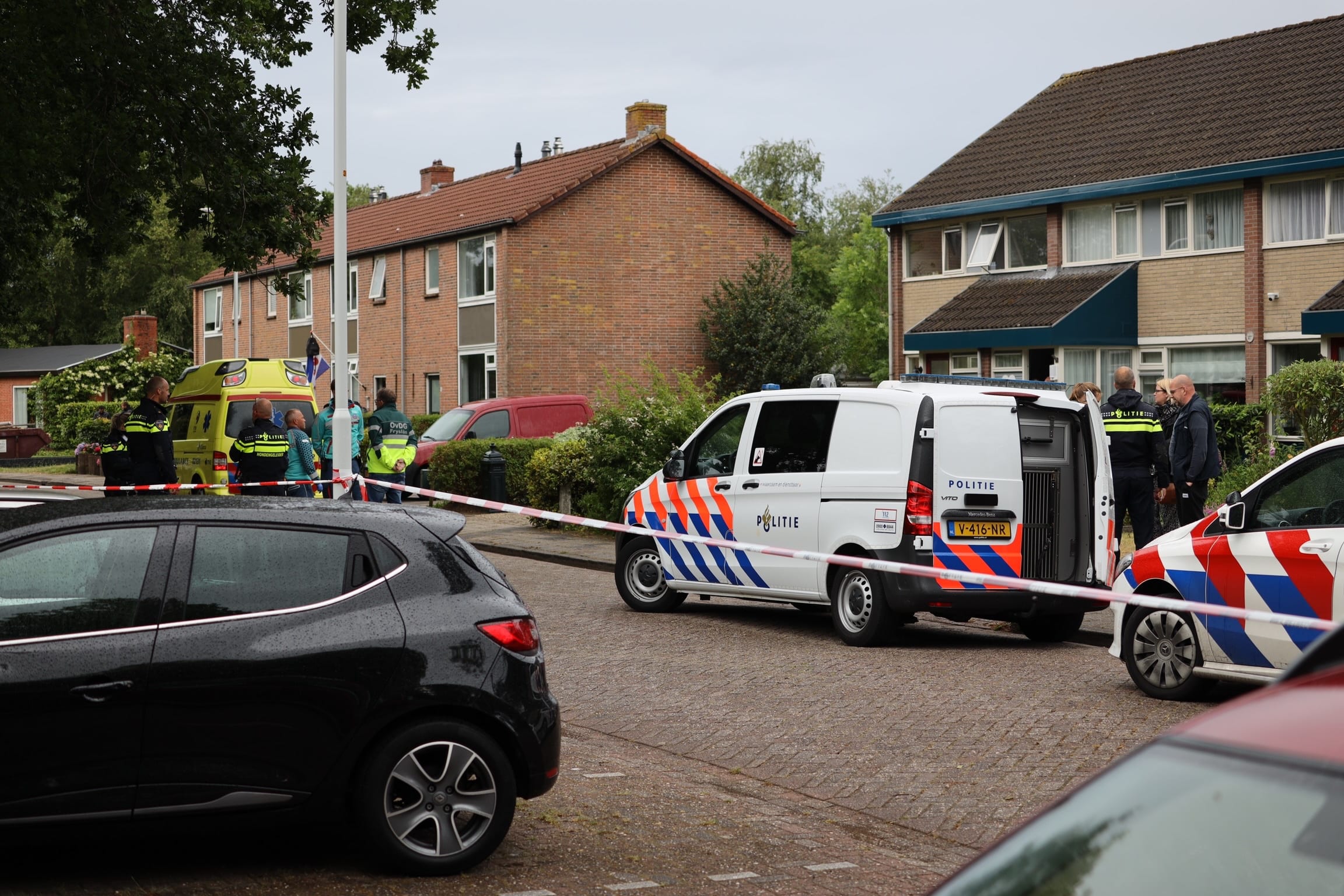 Man in woning Mûnein doodgestoken, tweede man zwaargewond