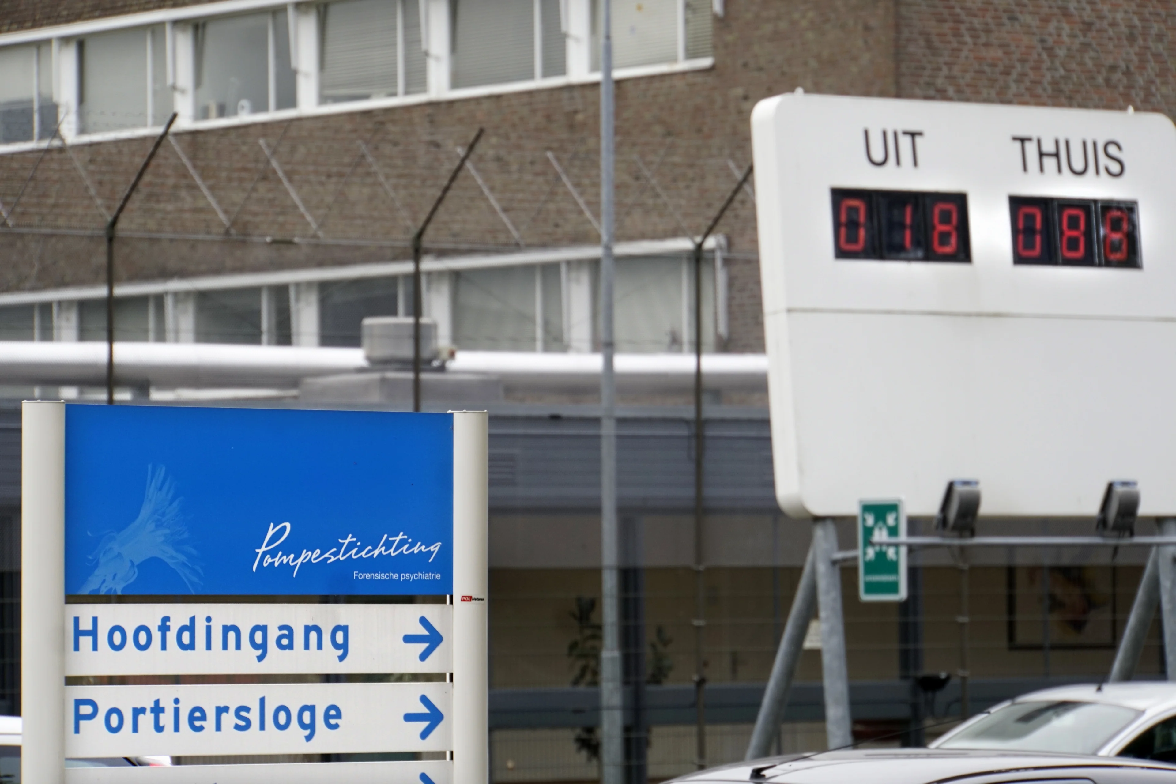 Opnieuw tbs'er ontsnapt uit Nijmeegse Pompekliniek, politie start klopjacht