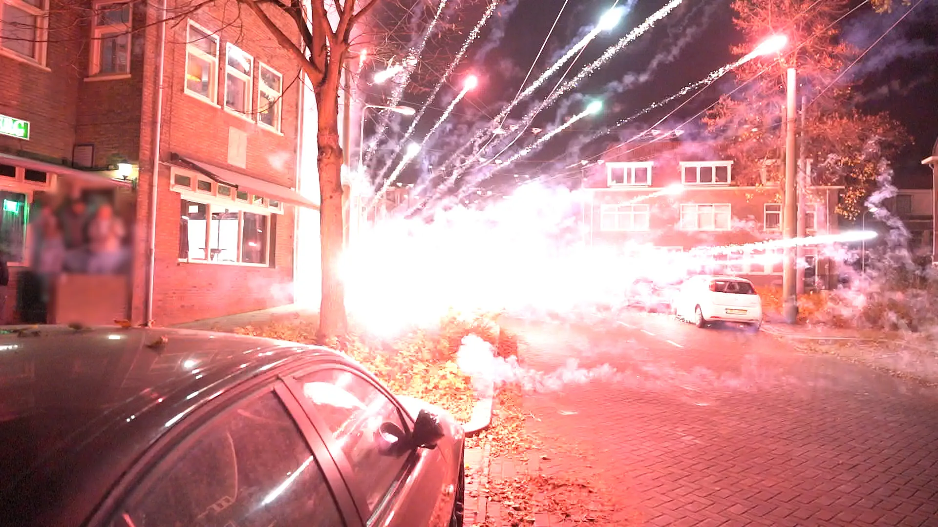 Boze jongeren trekken met zwaar vuurwerk door Arnhemse wijk Geitenkamp