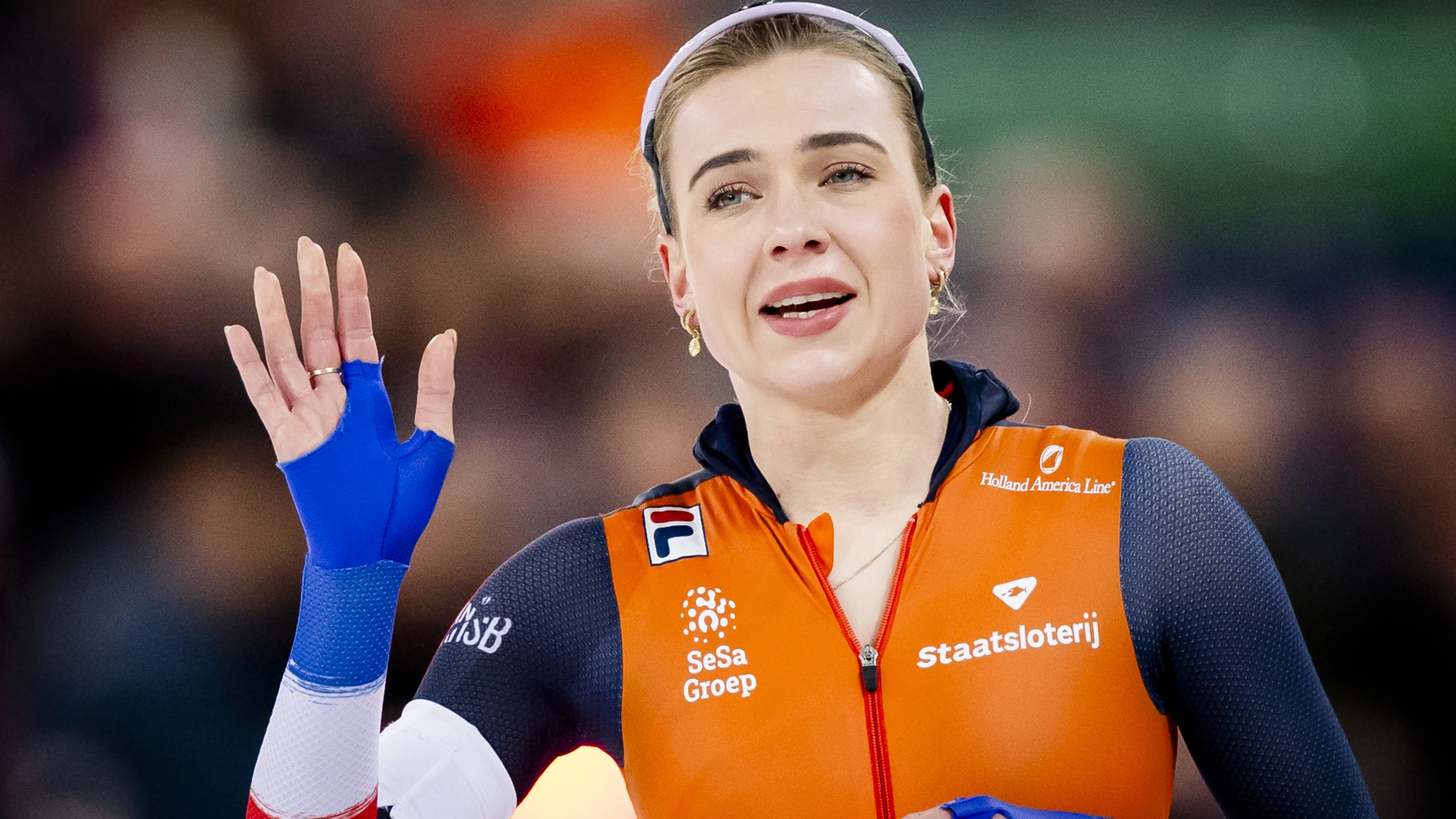 Schaatsster Joy Beune verovert in Hamar wereldtitel op 3000 meter