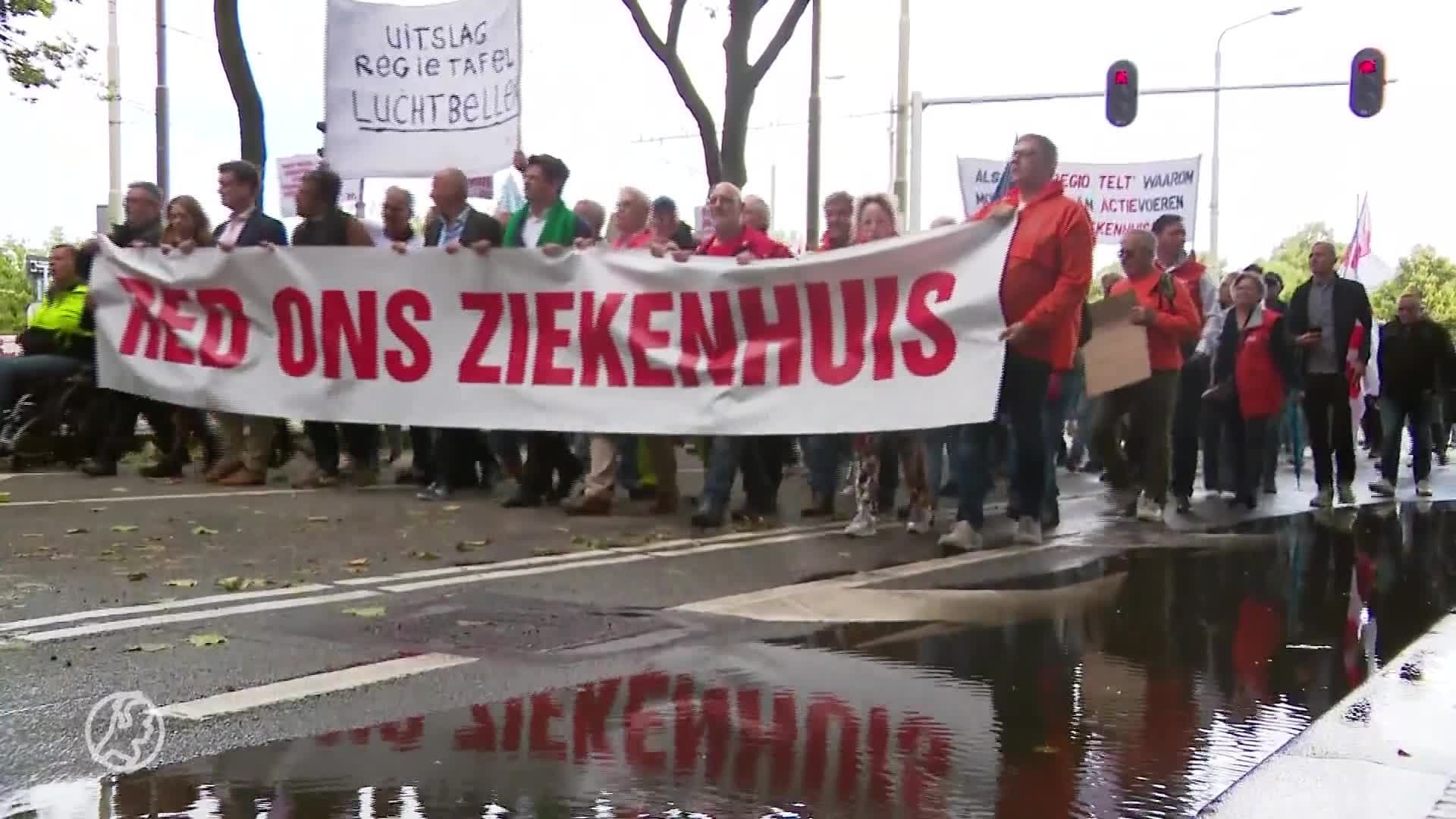 Limburgers strijden in Den Haag tegen sluiten Zuyderland ziekenhuis