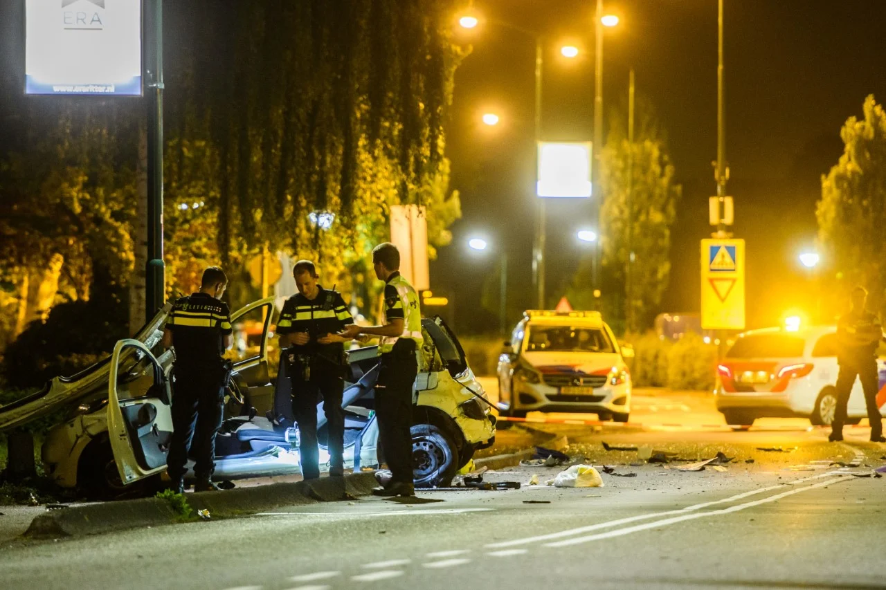 Heftig ongeluk na botsing bij politieachtervolging in Maarssen