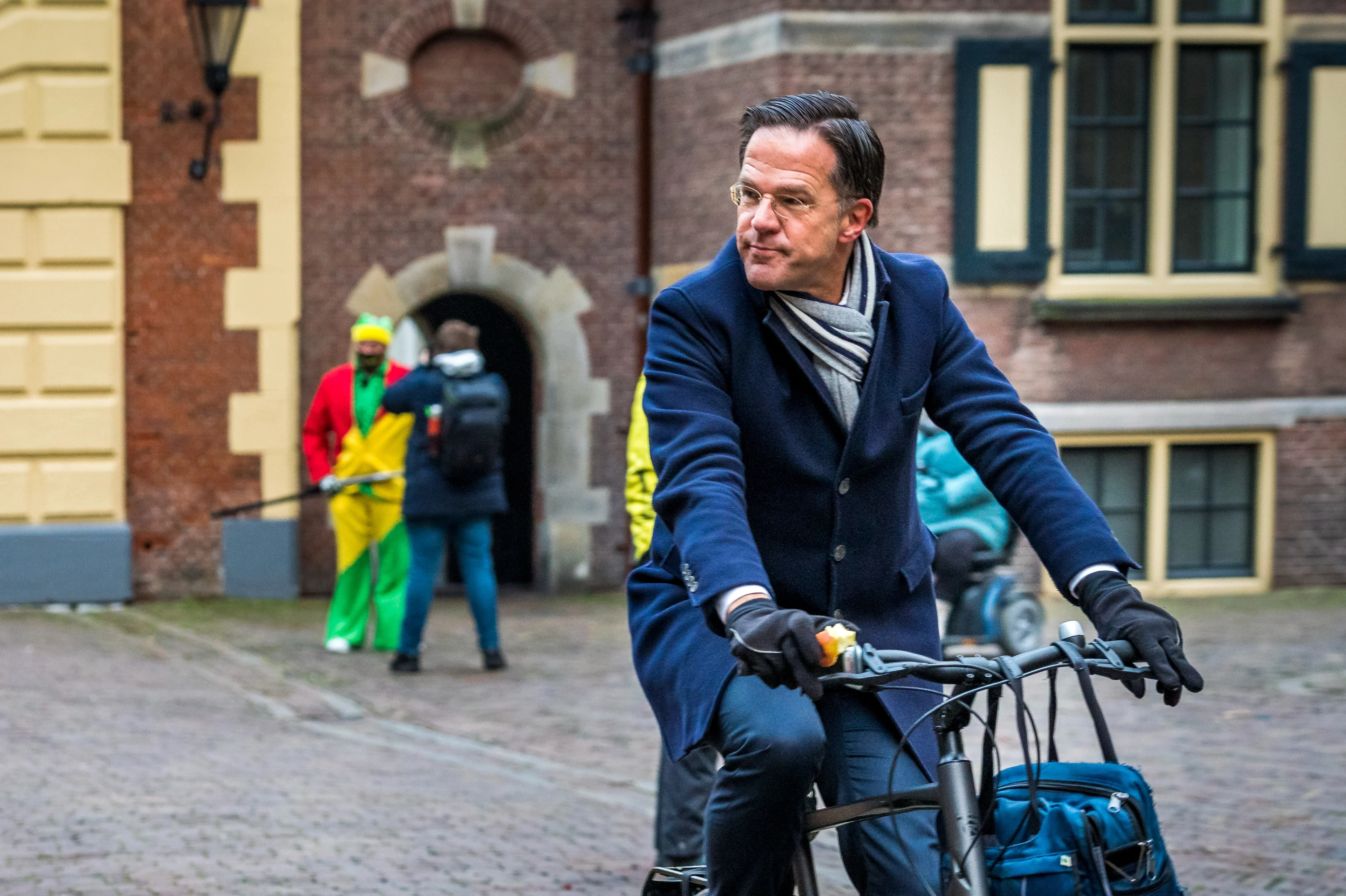 Mark Rutte kan nooit meer veilig op de fiets naar werk, denken veel Nederlanders
