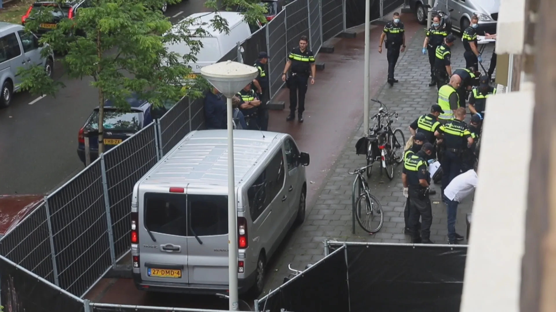 Politie doet inval in 'shishalounge' Den Haag, meerdere aanhoudingen