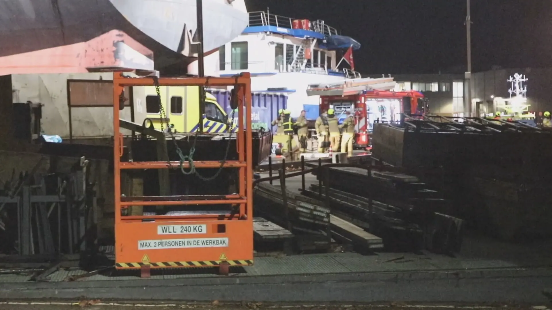 Dode uit water gehaald na explosie op boot in Dordrecht