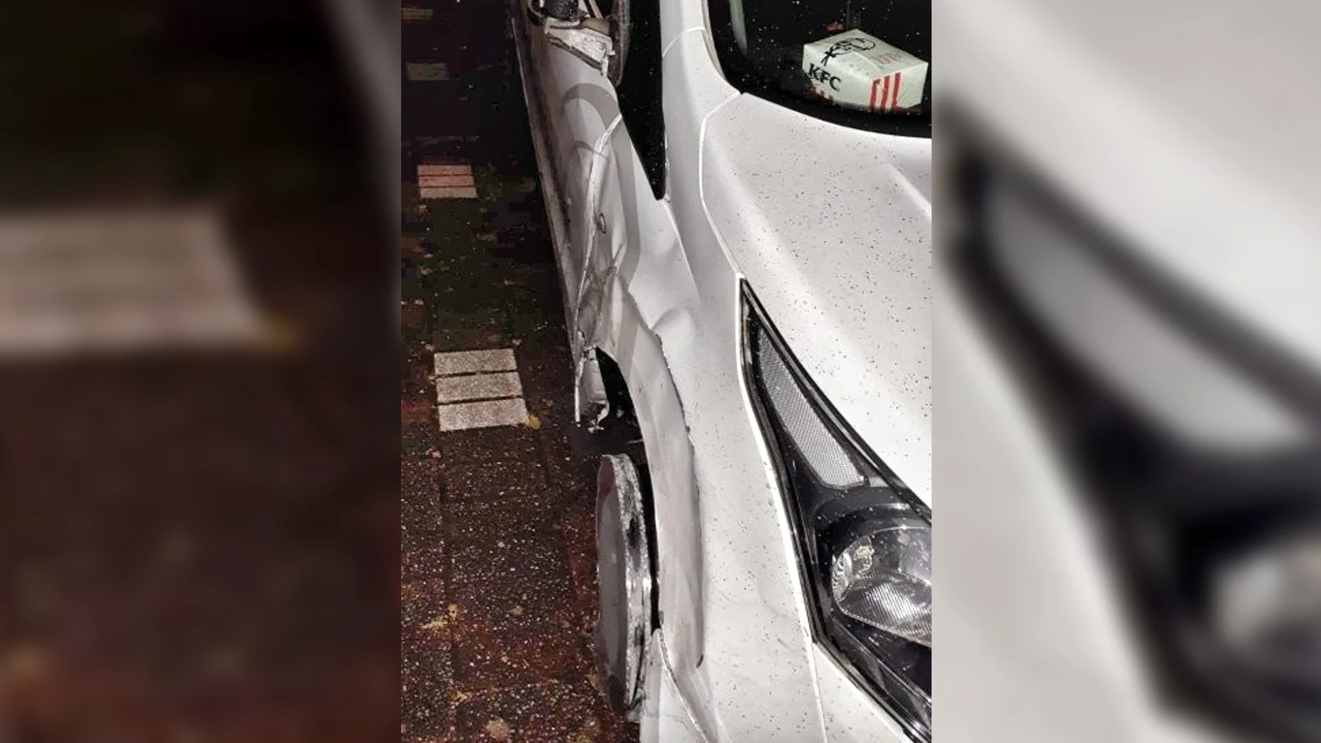 Vermoedelijke drank- en drugsrijder verliest voorband op snelweg en rijdt flink stuk op velg