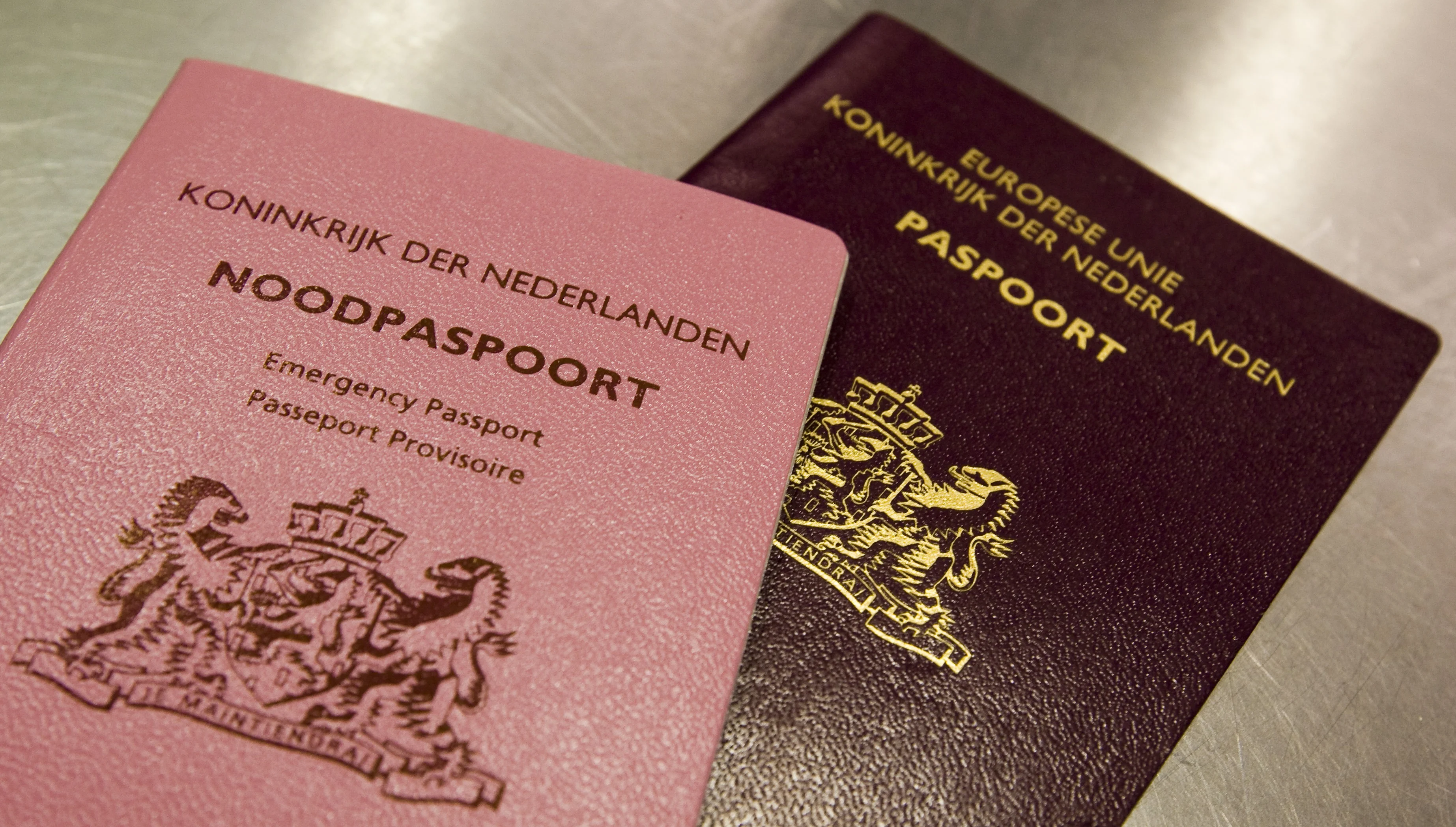 Vakantiegangers opgelet: dit moet je weten over het noodpaspoort