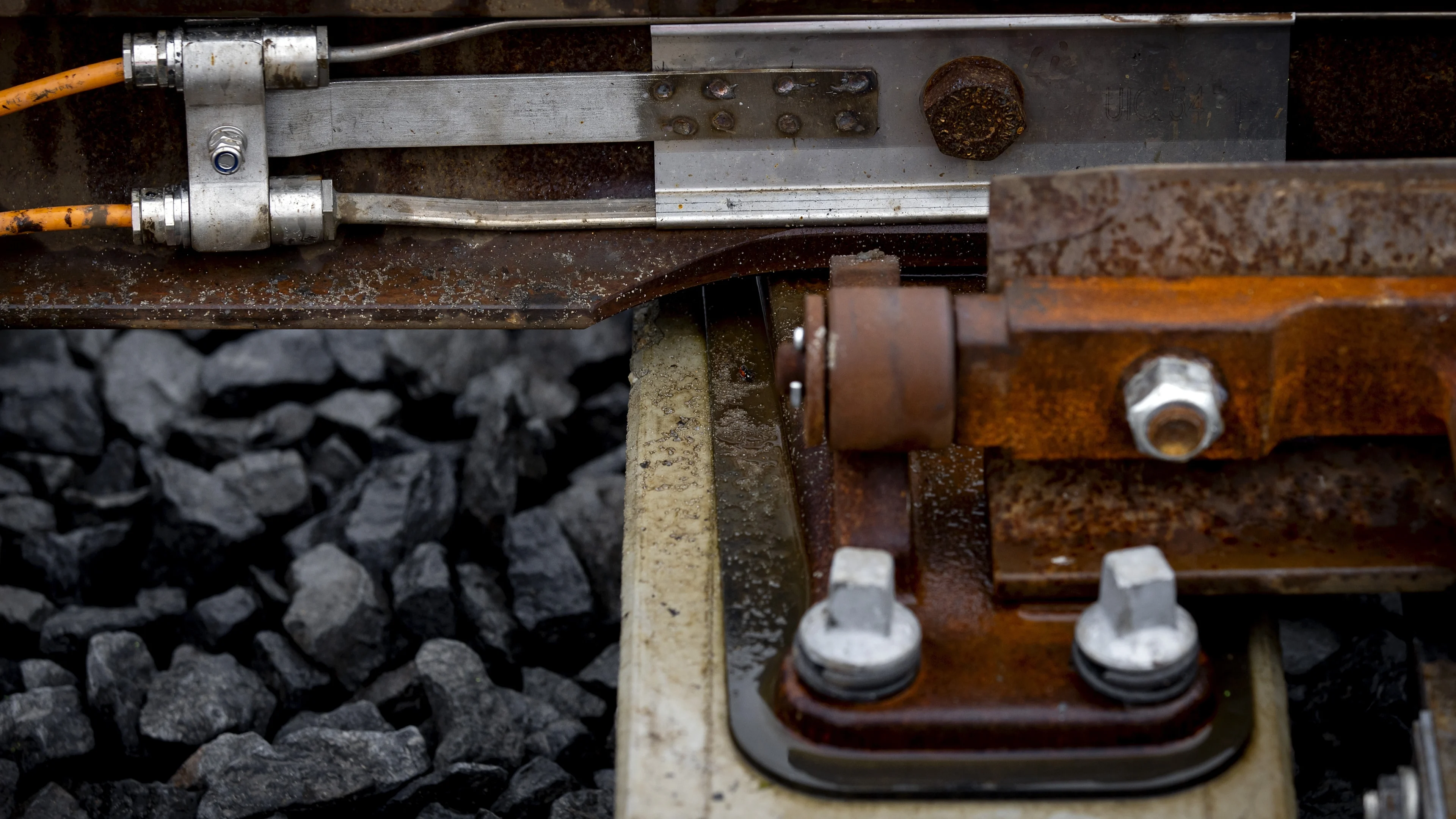 Op meerdere plekken problemen op het spoor door storingen