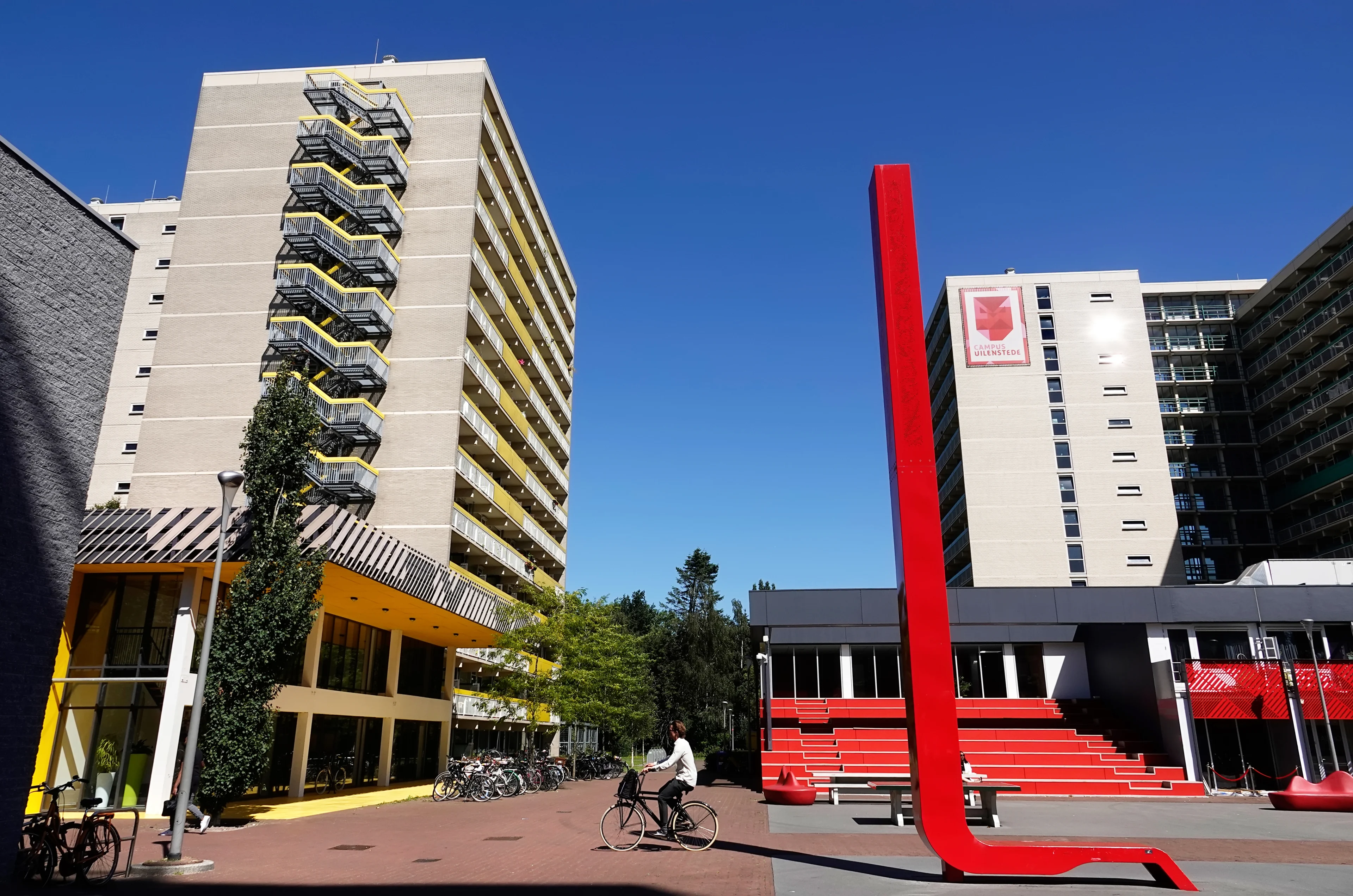 Politie maakt einde aan illegale feesten met honderden bezoekers