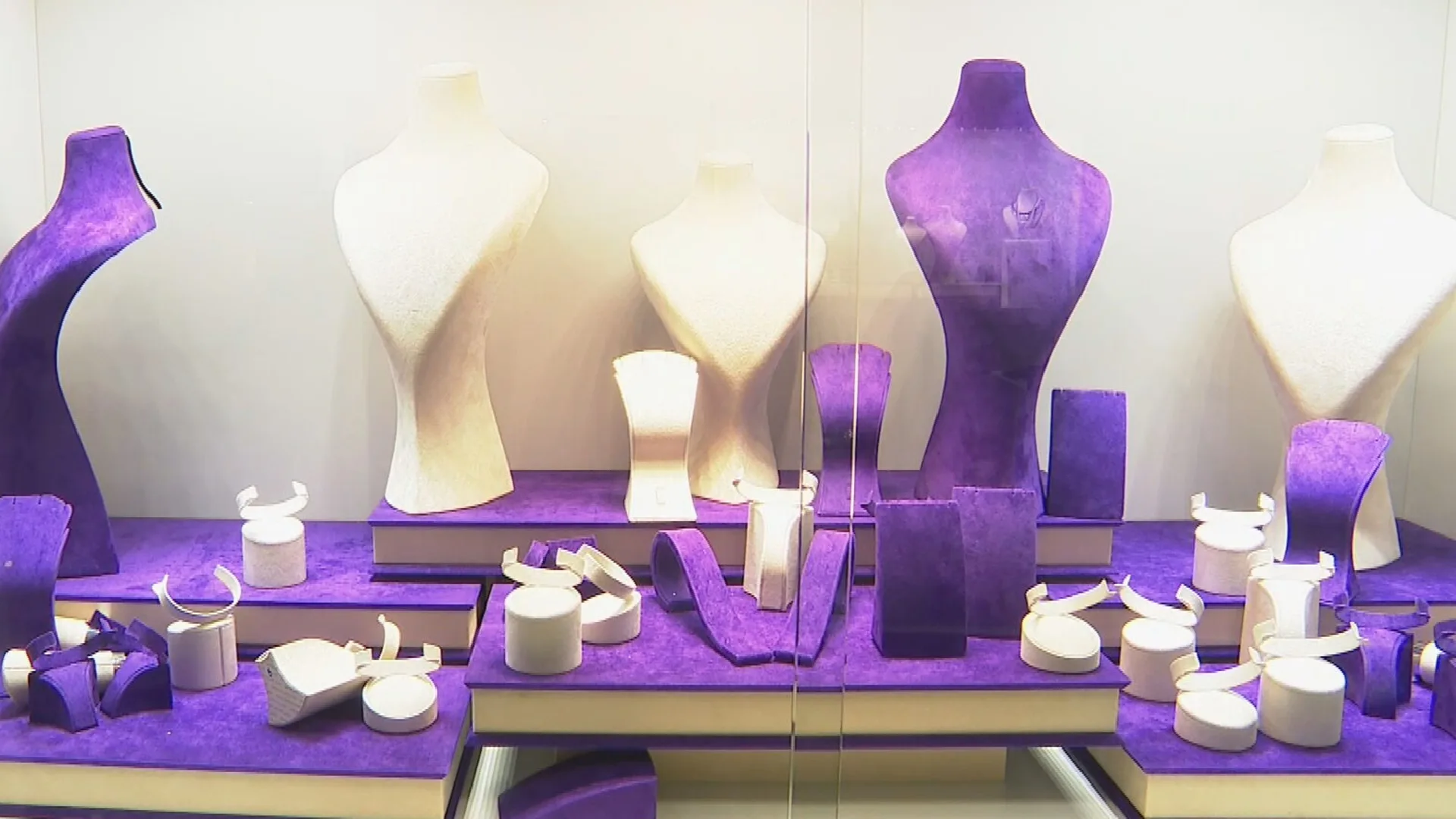 Haagse juwelier 'kapot' na brute ramkraak: 'Geen energie meer om door te gaan'