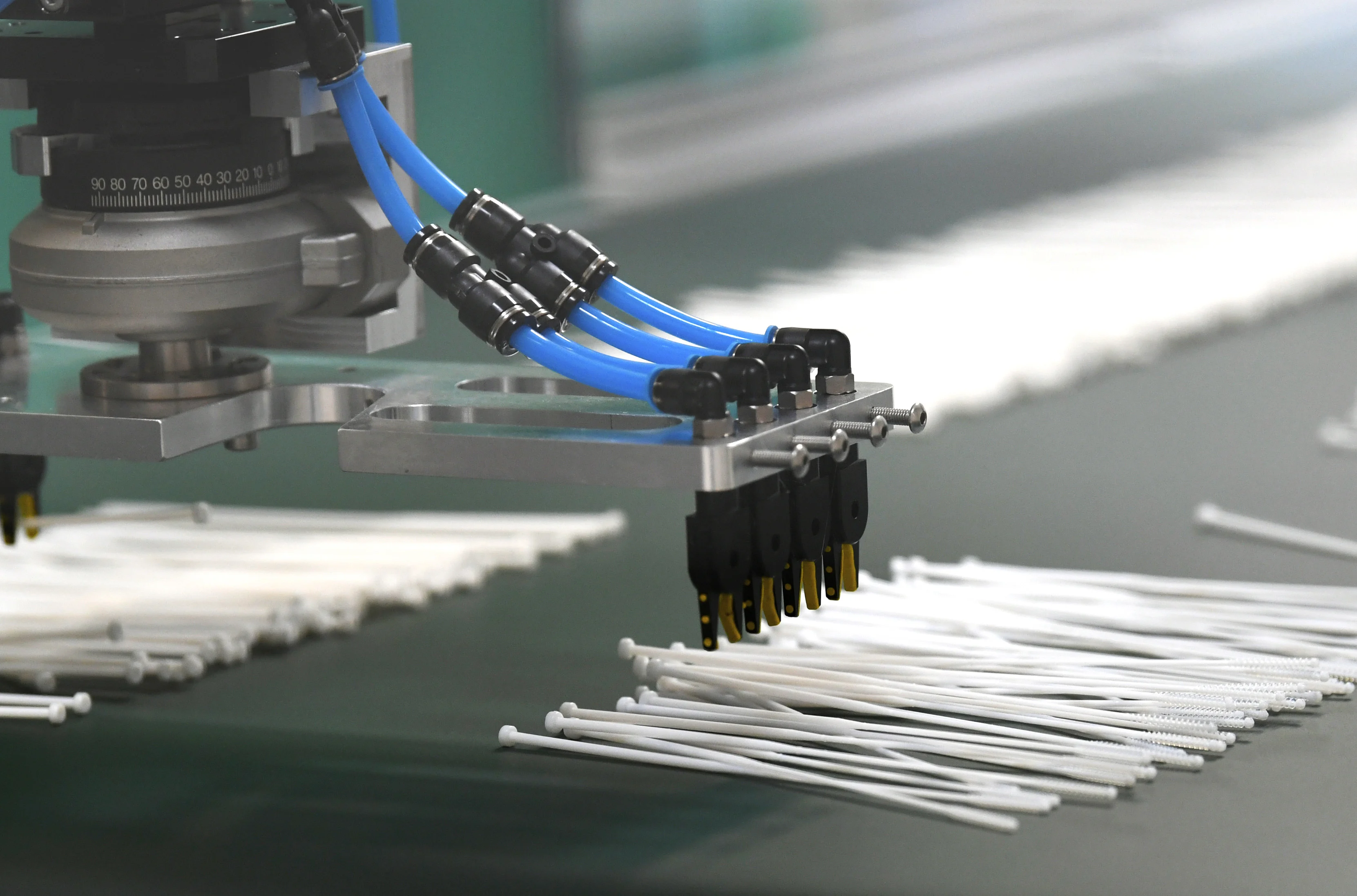 Dodental coronavirus stijgt met 14 tot 5694