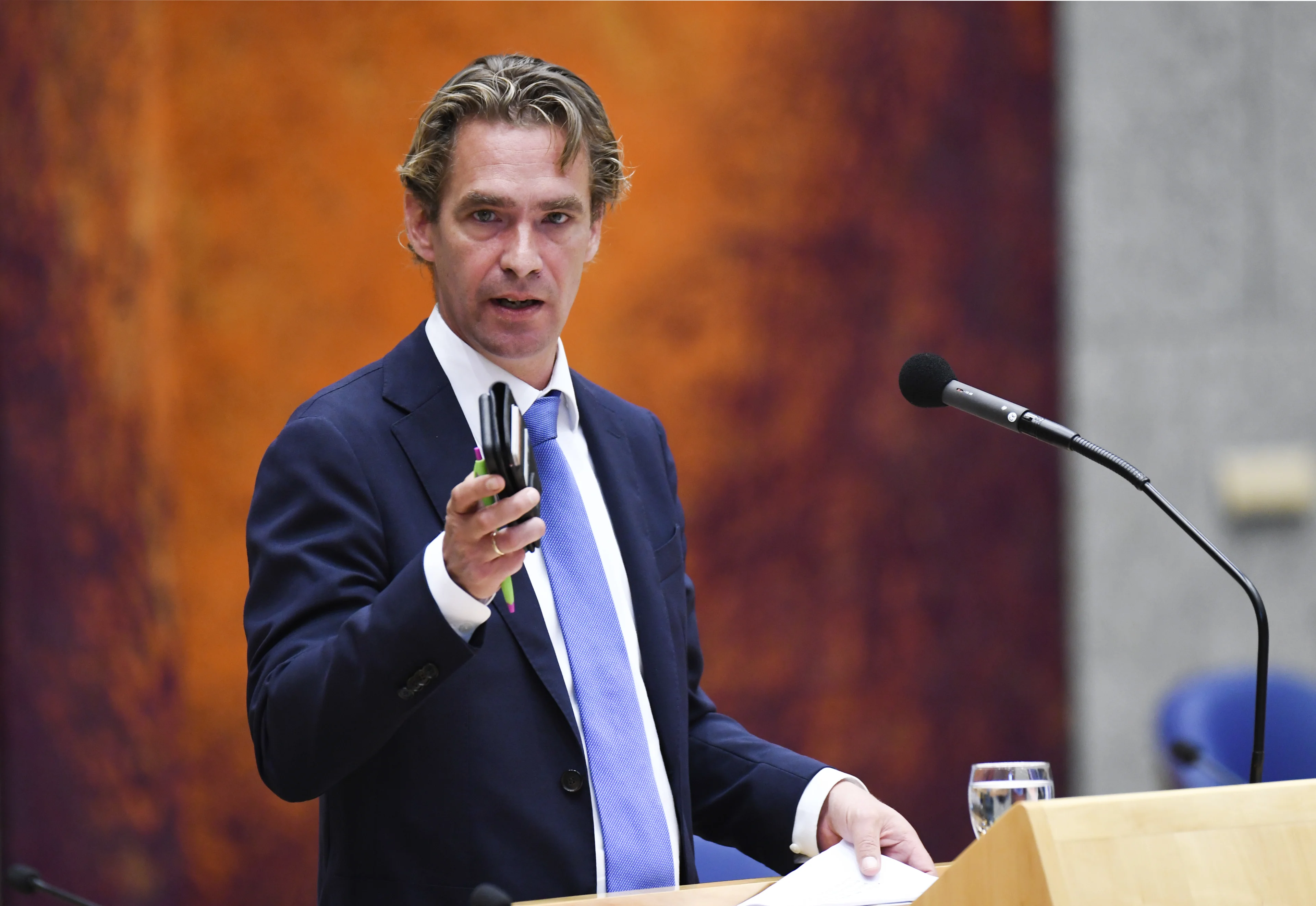 Kabinet wil mensen met grote schulden sneller helpen