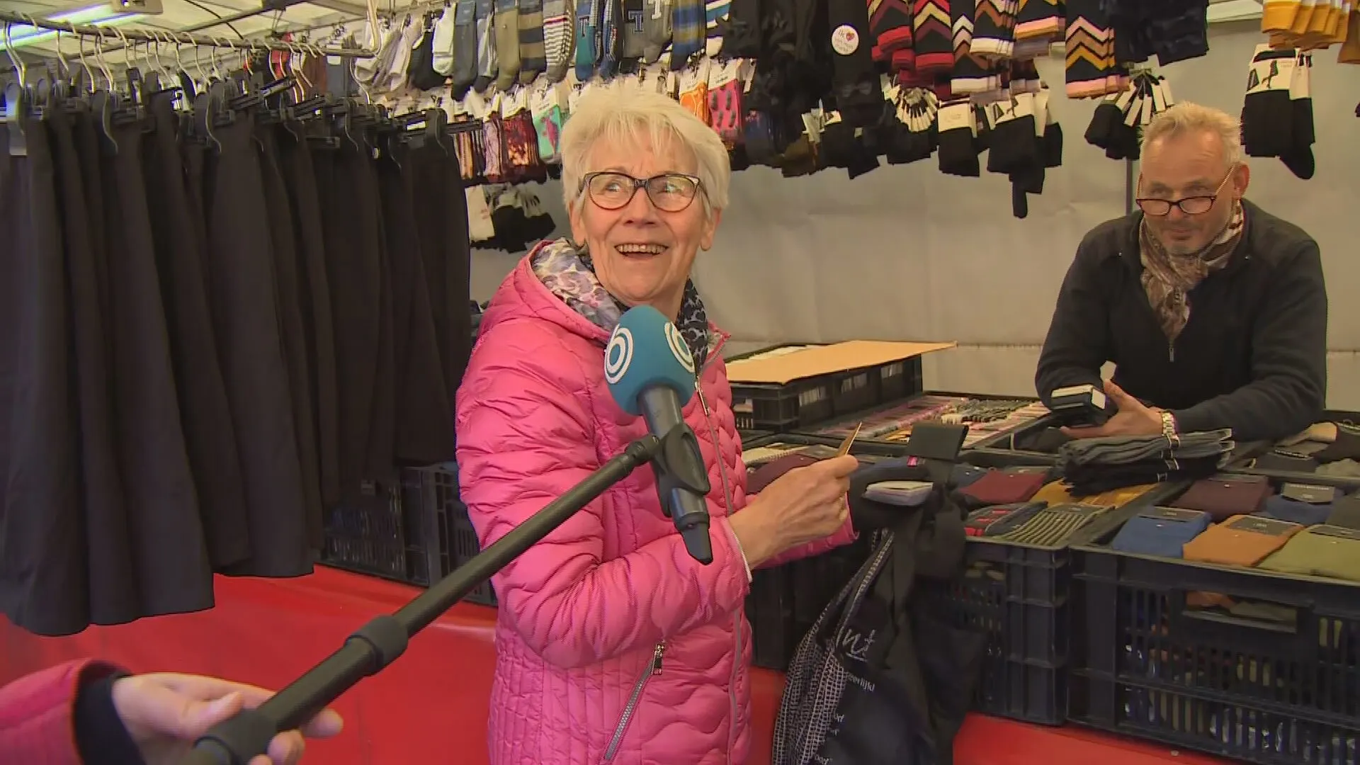 Markten mogen na ruim vier maanden weer non-food verkopen: 'Heerlijk!'