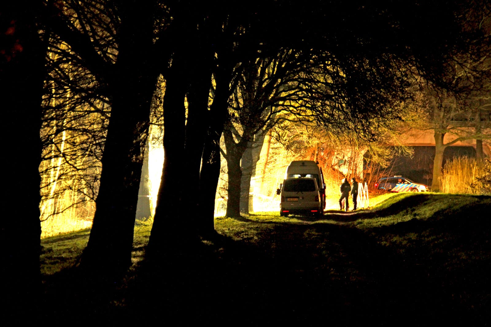 Twee mensen aangehouden na vondst overleden persoon in water Almelo