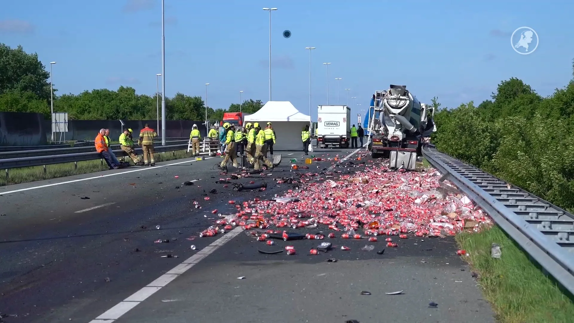 Vrachtwagenchauffeur omgekomen bij zwaar ongeluk op A59