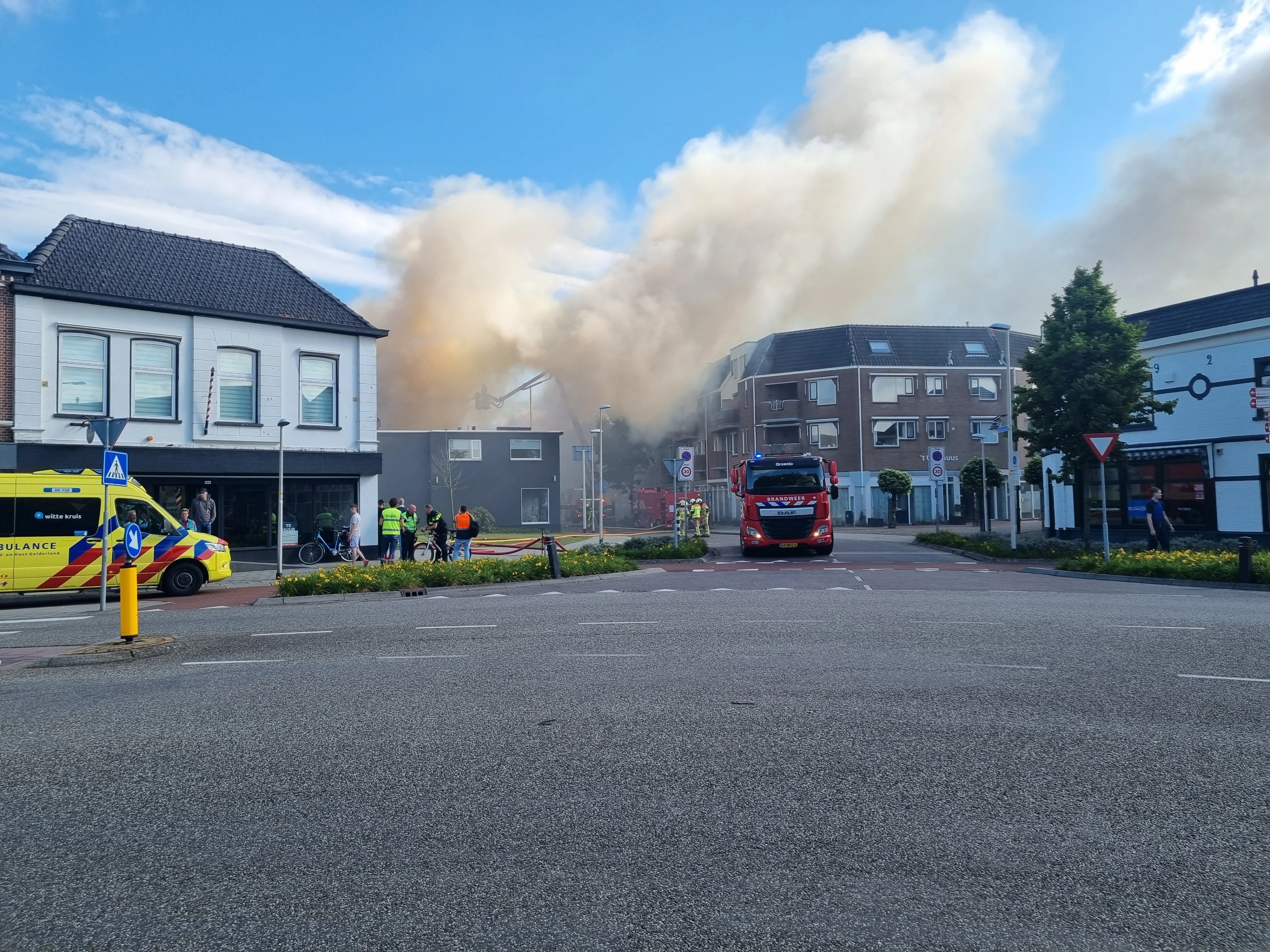 Zeer grote brand in centrum Winterswijk, geen mensen meer in pand