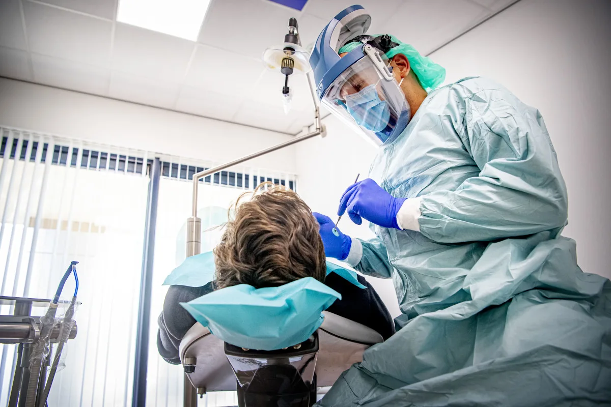 Drugsverdachte Rudi G. neemt de benen na verlof voor tandartsbezoek