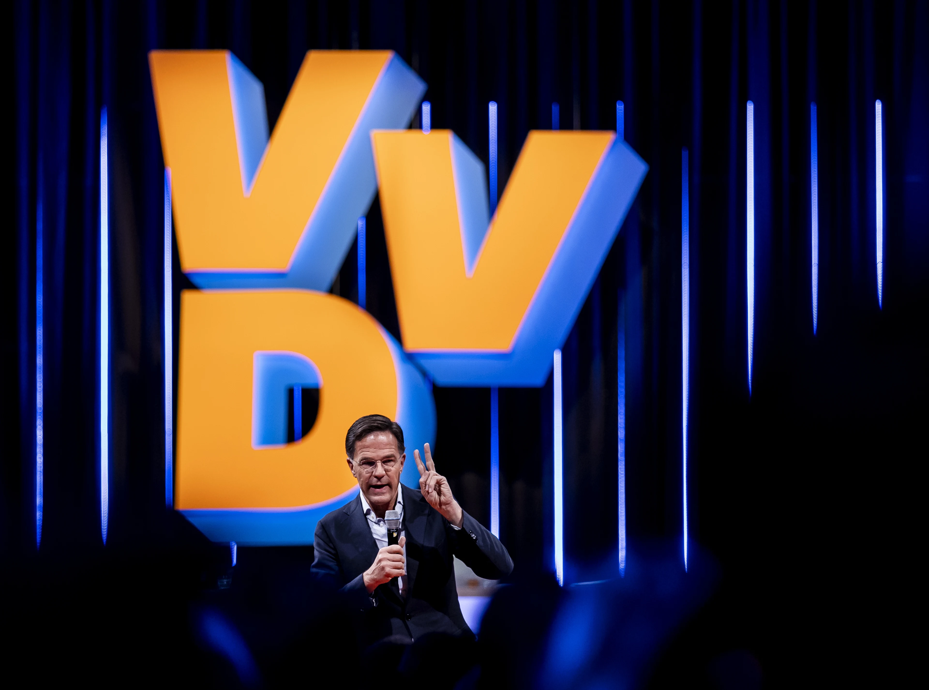 VVD-leden steunen massaal spreidingswet asielzoekers