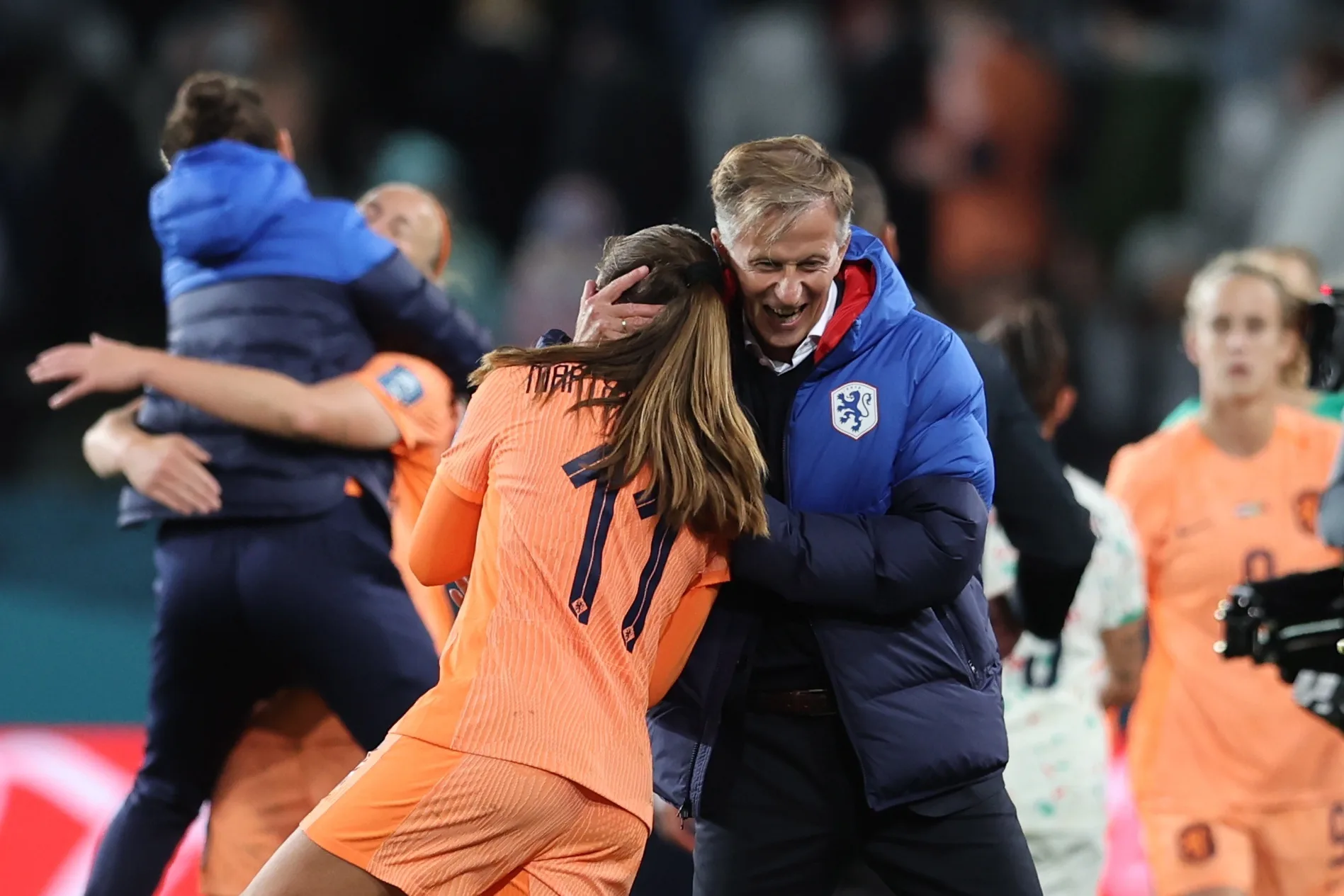 Bondscoach Oranjeleeuwinnen vol van vertrouwen: 'We kunnen van iedereen winnen'