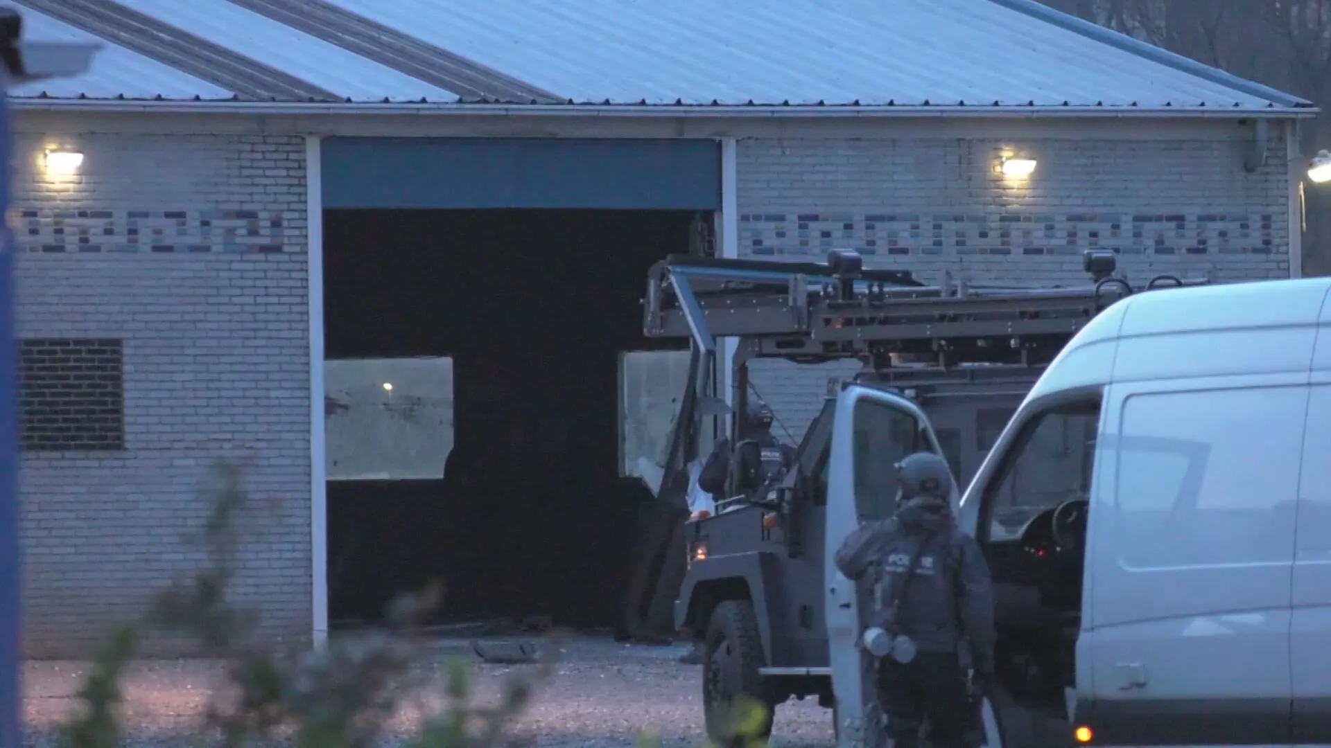 Politie vangt twee verstopte verdachten in crystal methlab in Arnhem