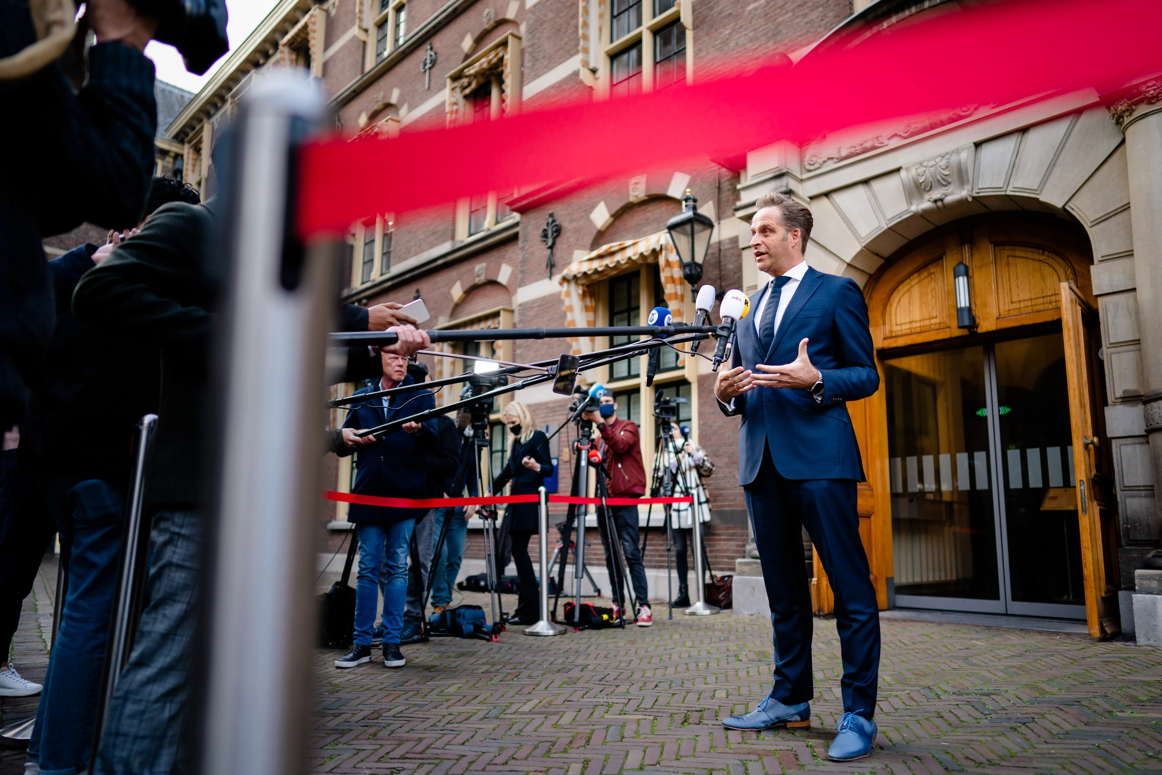 De Jonge: forse daling ingezet, geen extra maatregelen in regio's