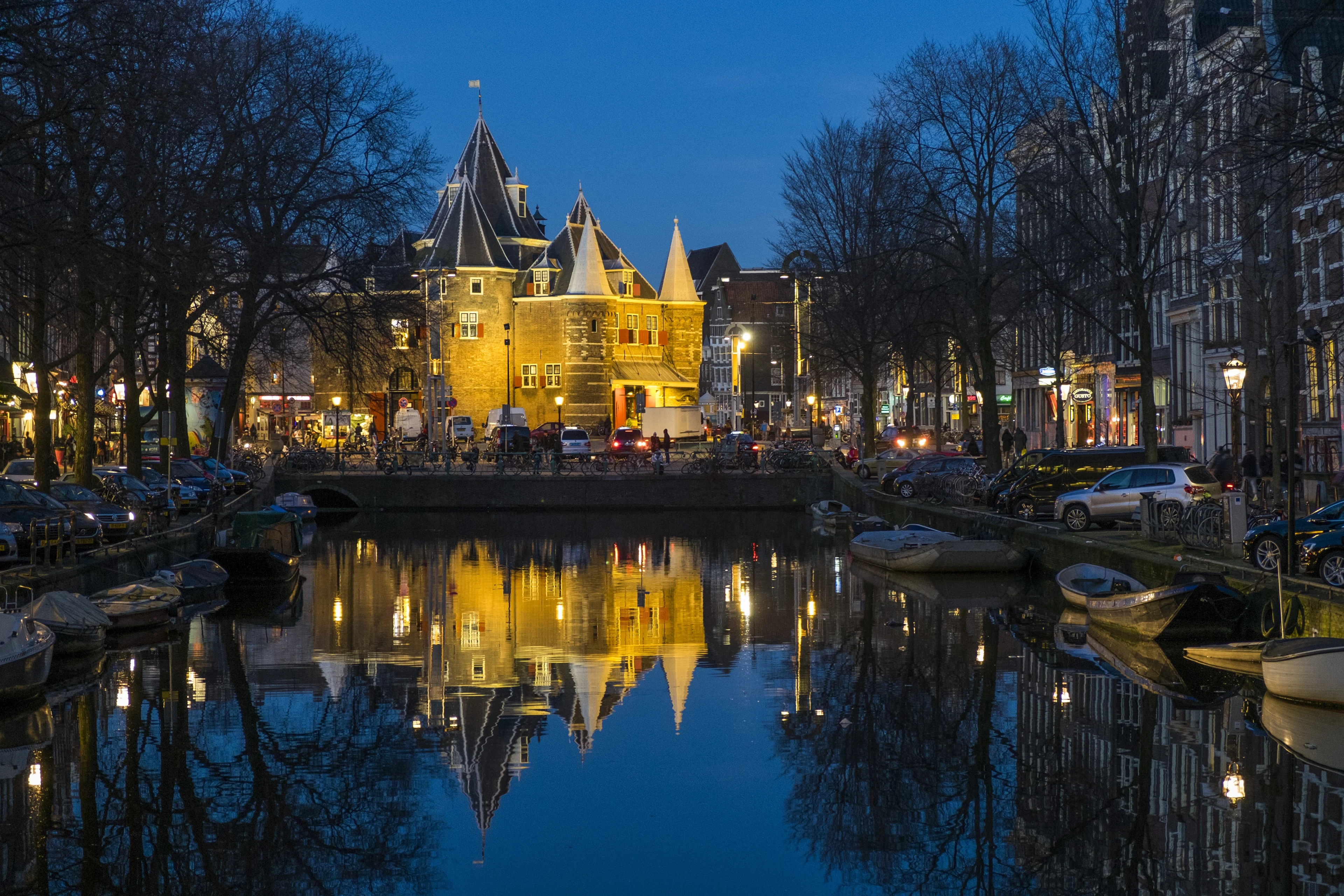 Man (24) overleden na val in Amsterdamse gracht