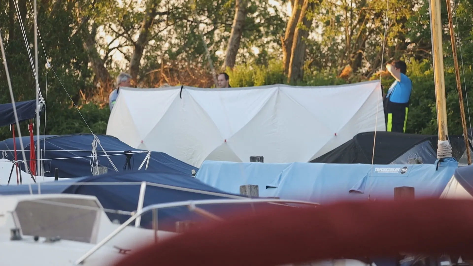 Overleden persoon aangetroffen in water Langweer, politie doet onderzoek