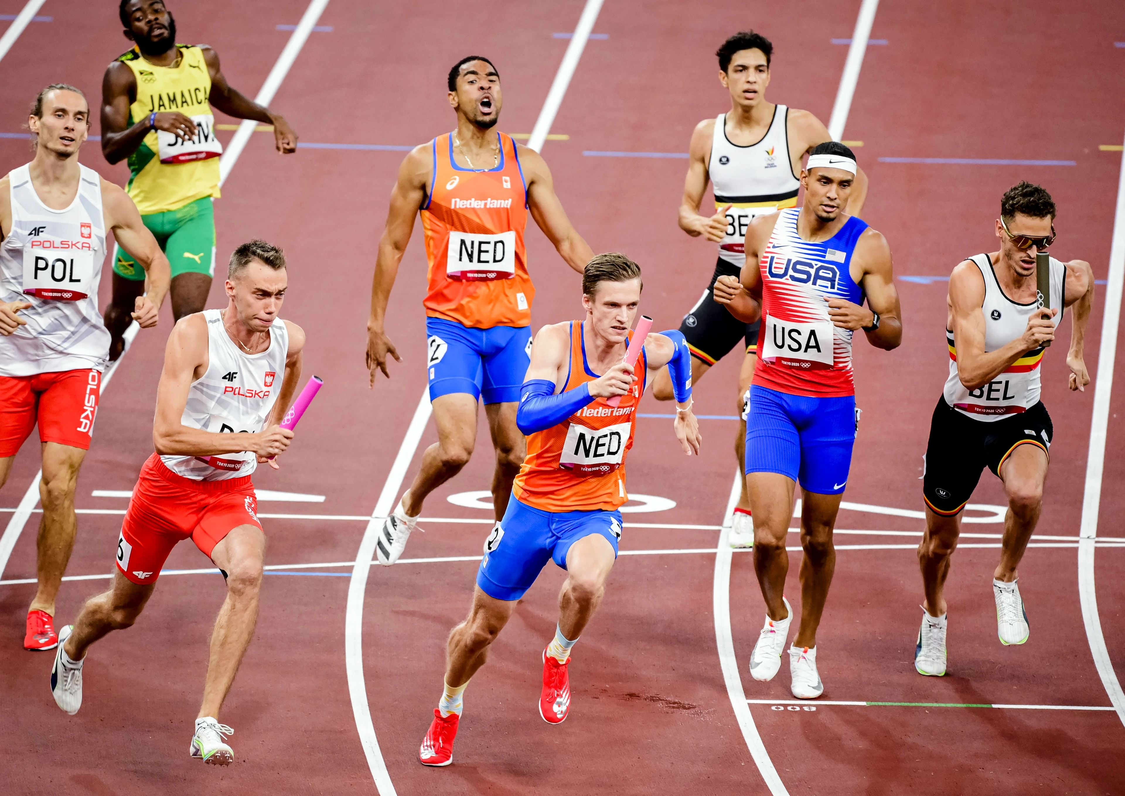Estafettemannen verrassen met zilver op 4x400 meter