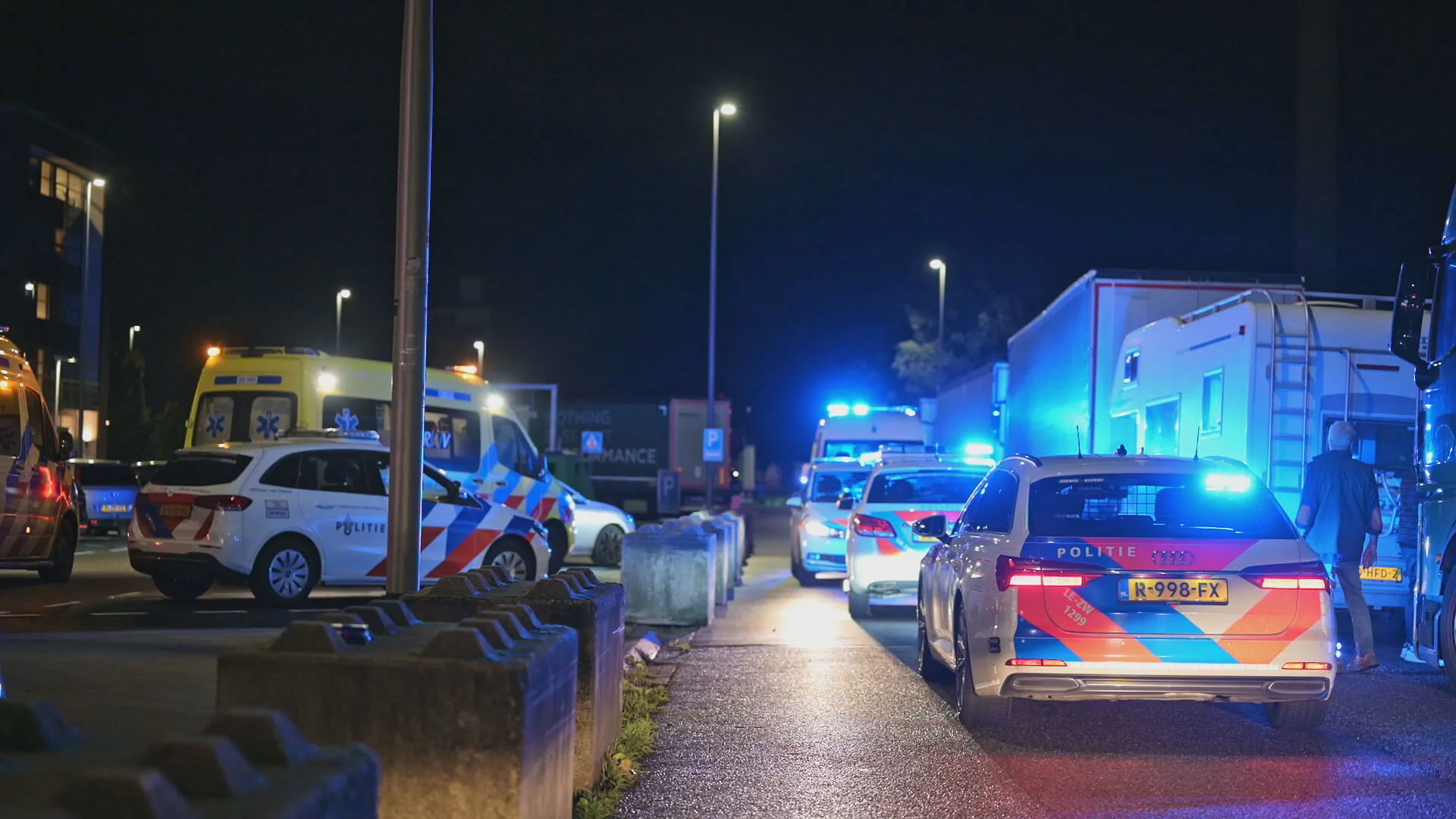 Man overleden bij truckerparkeerplaats Hazeldonk, mogelijk neergestoken
