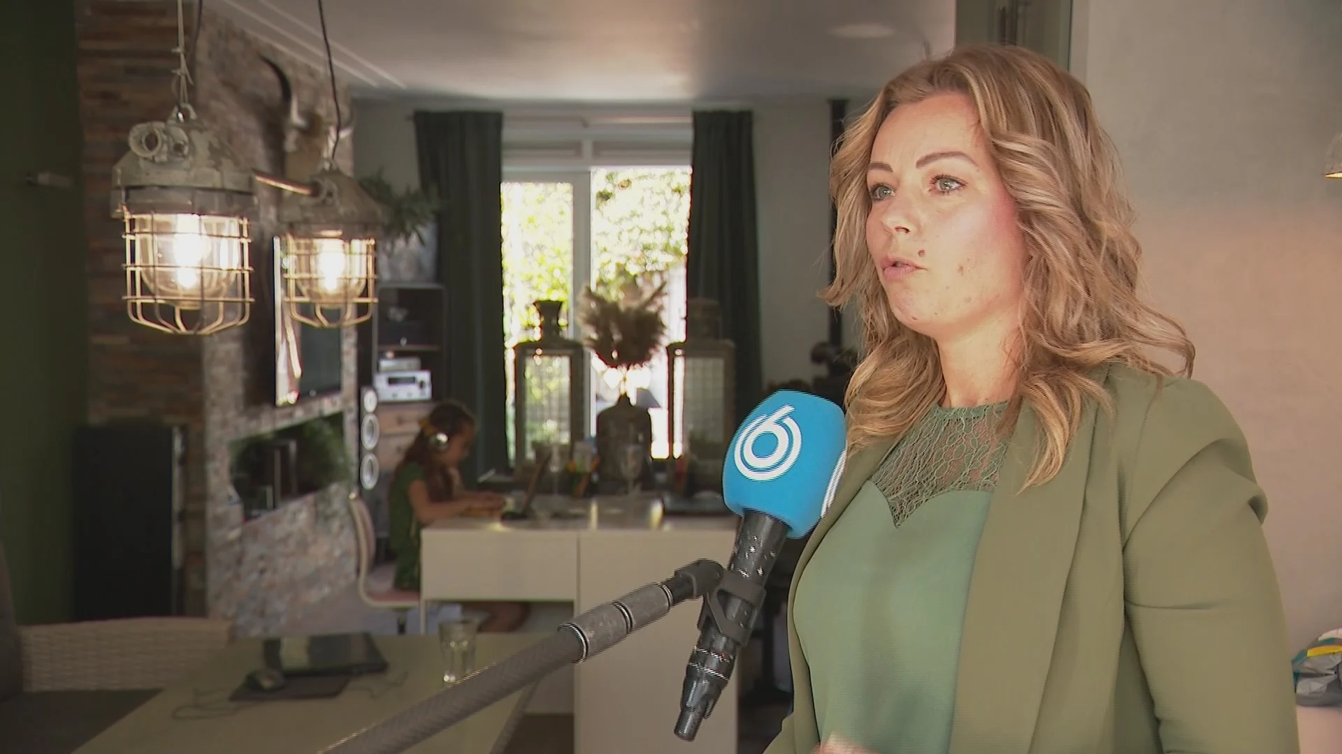 Bezorgde moeder Cindy: 'Ik houd mijn kinderen ook na 11 mei thuis'